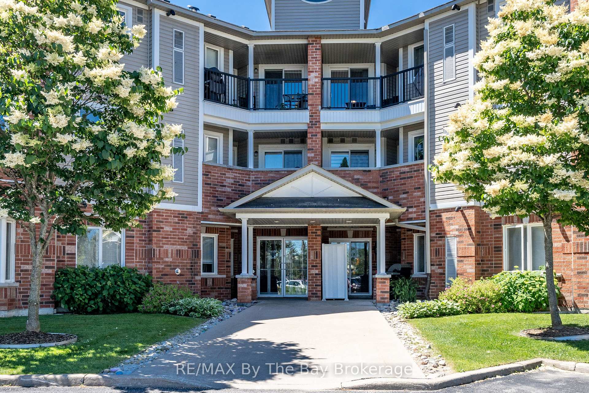 Photo 2 of Unit 202, 16 Westbury Road, Wasaga Beach — HOMEH