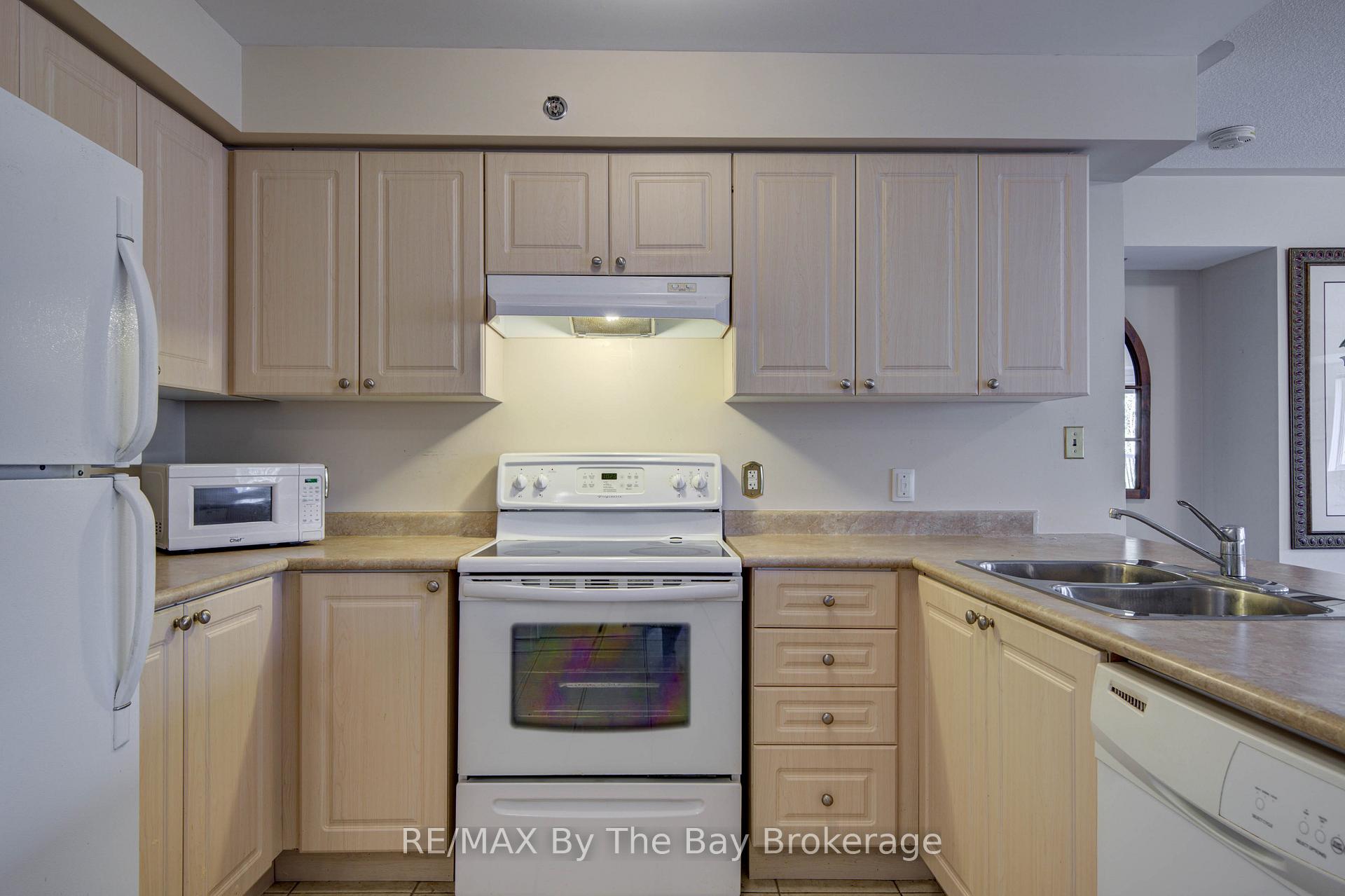 Photo 13 of Unit 202, 16 Westbury Road, Wasaga Beach — HOMEH