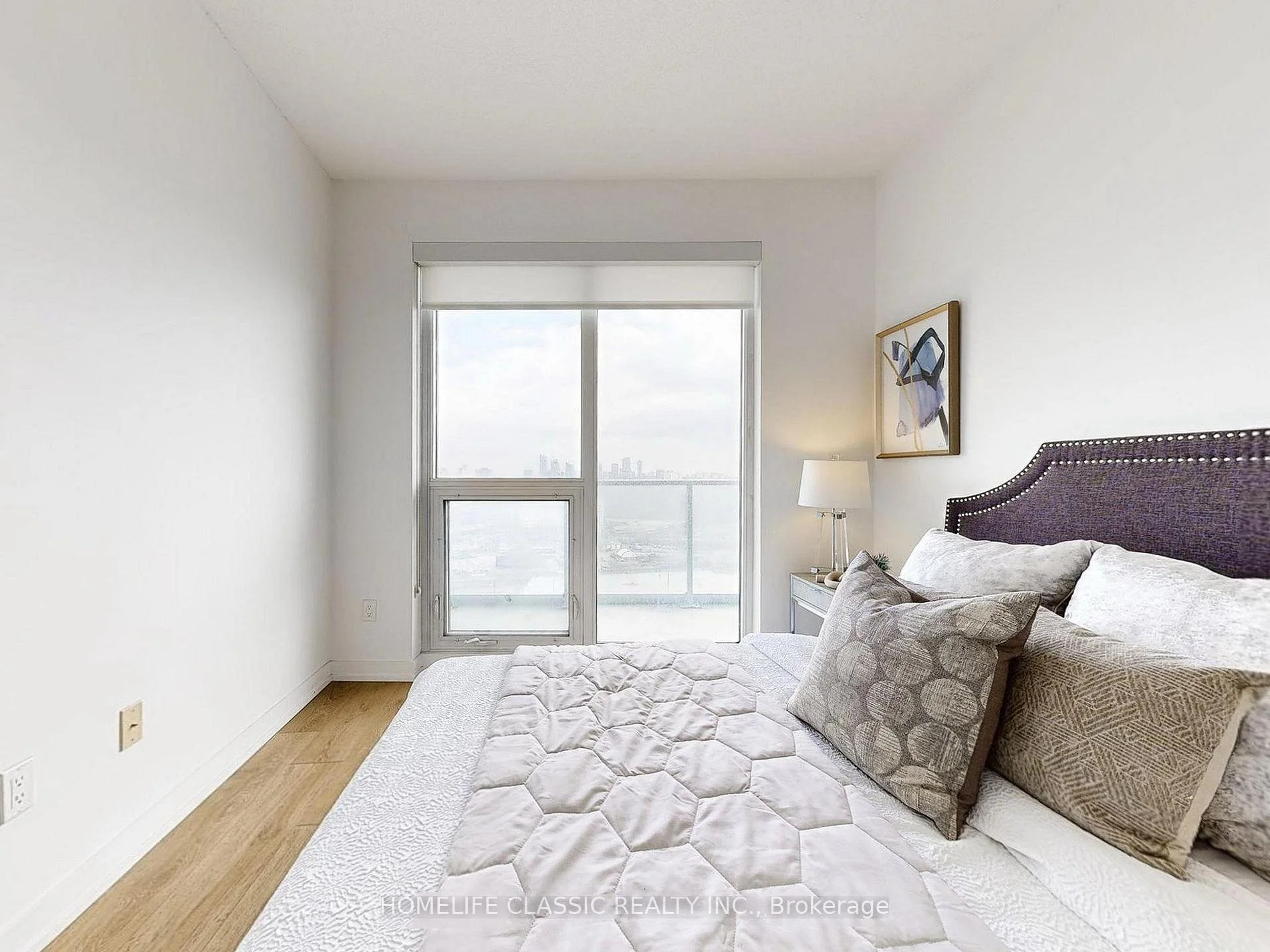 Photo 8 of Unit 2011, 117 Mcmahon Drive, North York, Bayview Village — HOMEH