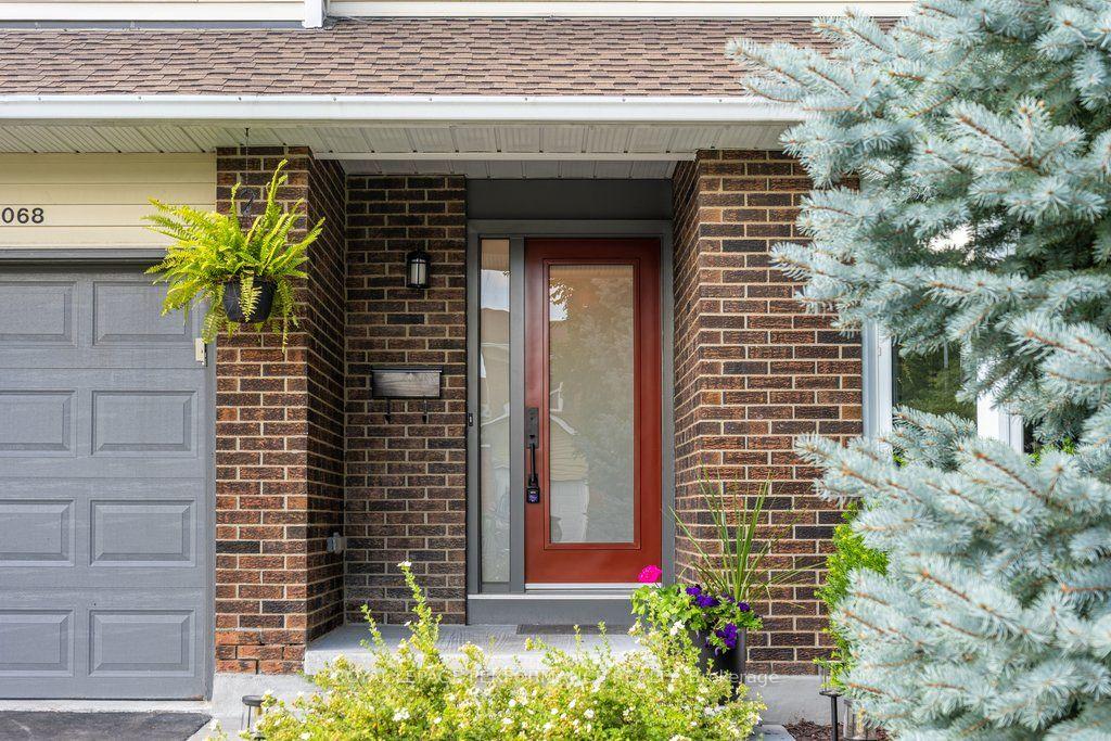 Photo 2 of 1068 St Germain Crescent, Ottawa, Convent Glen North — HOMEH