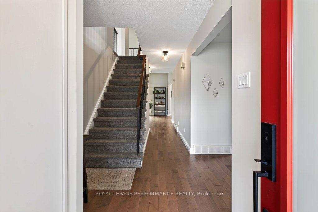 Photo 3 of 1068 St Germain Crescent, Ottawa, Convent Glen North — HOMEH