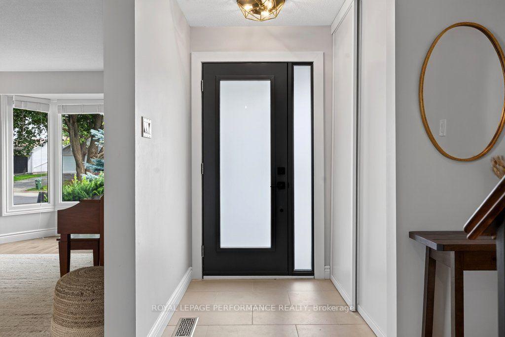 Photo 4 of 1068 St Germain Crescent, Ottawa, Convent Glen North — HOMEH