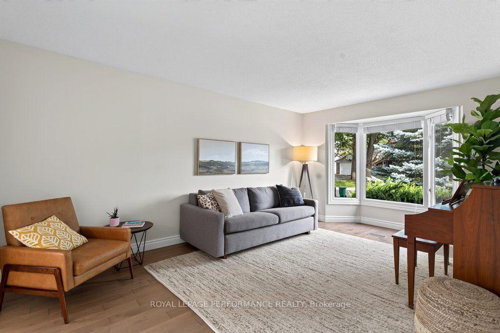 Photo 5 of 1068 St Germain Crescent, Ottawa, Convent Glen North — HOMEH