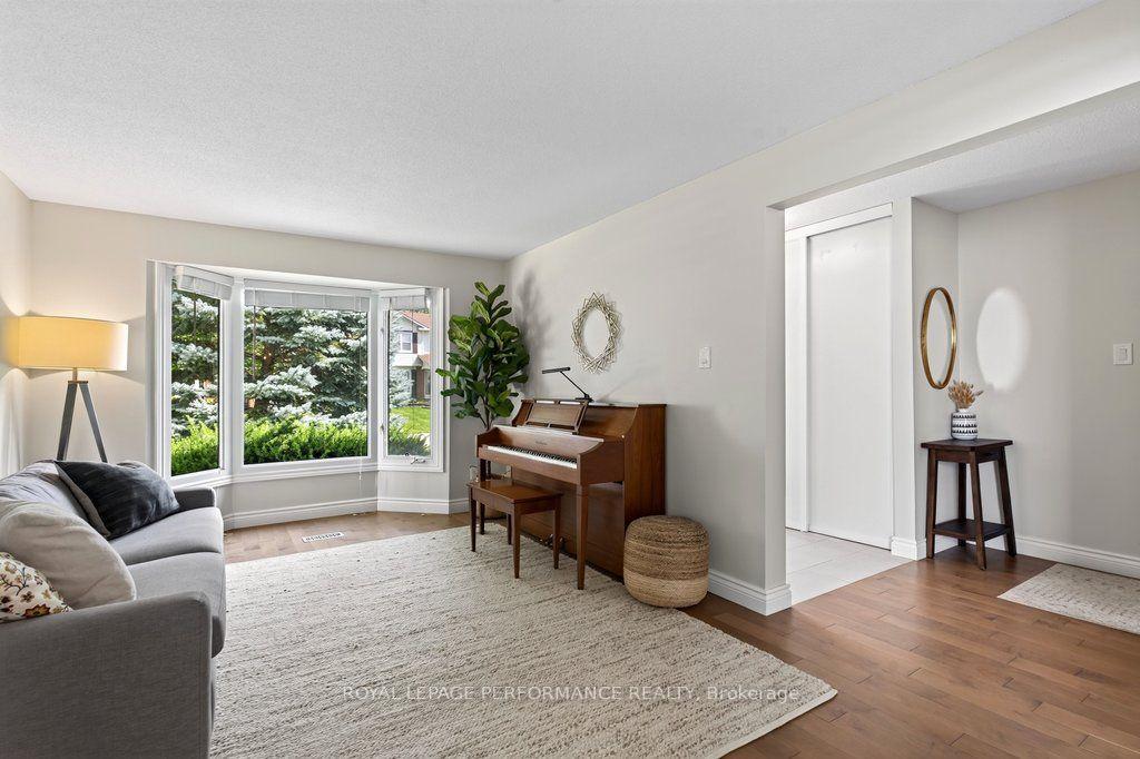 Photo 6 of 1068 St Germain Crescent, Ottawa, Convent Glen North — HOMEH
