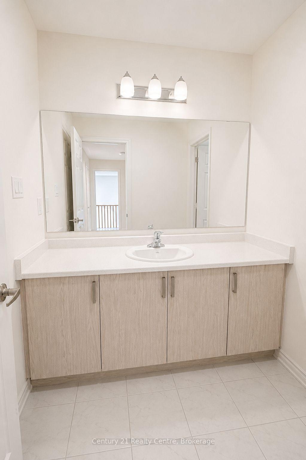 Photo 25 of 256 Rea Drive, Centre Wellington, Fergus — HOMEH