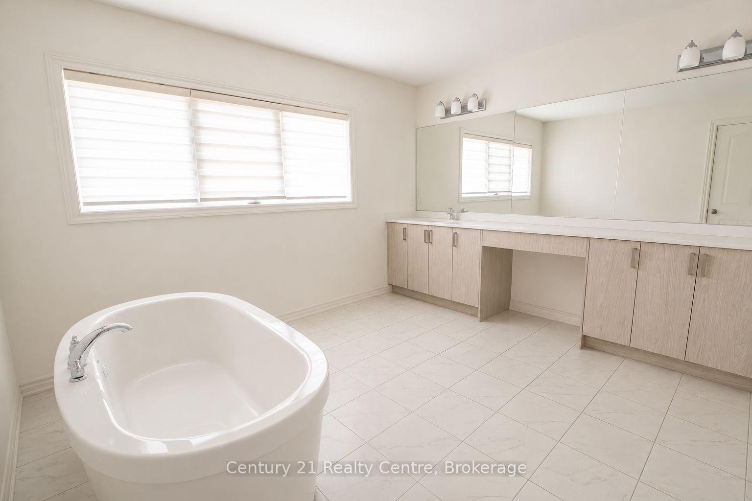Photo 27 of 256 Rea Drive, Centre Wellington, Fergus — HOMEH