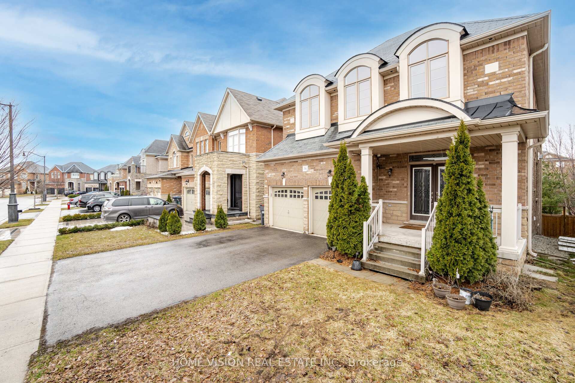 Photo 2 of Unit Main, 36 Intrigue Trail, Brampton, Credit Valley — HOMEH