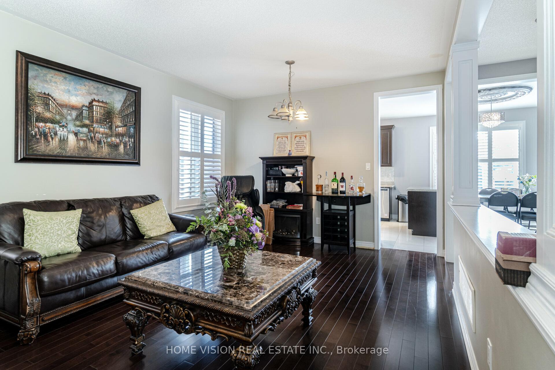 Photo 7 of Unit Main, 36 Intrigue Trail, Brampton, Credit Valley — HOMEH