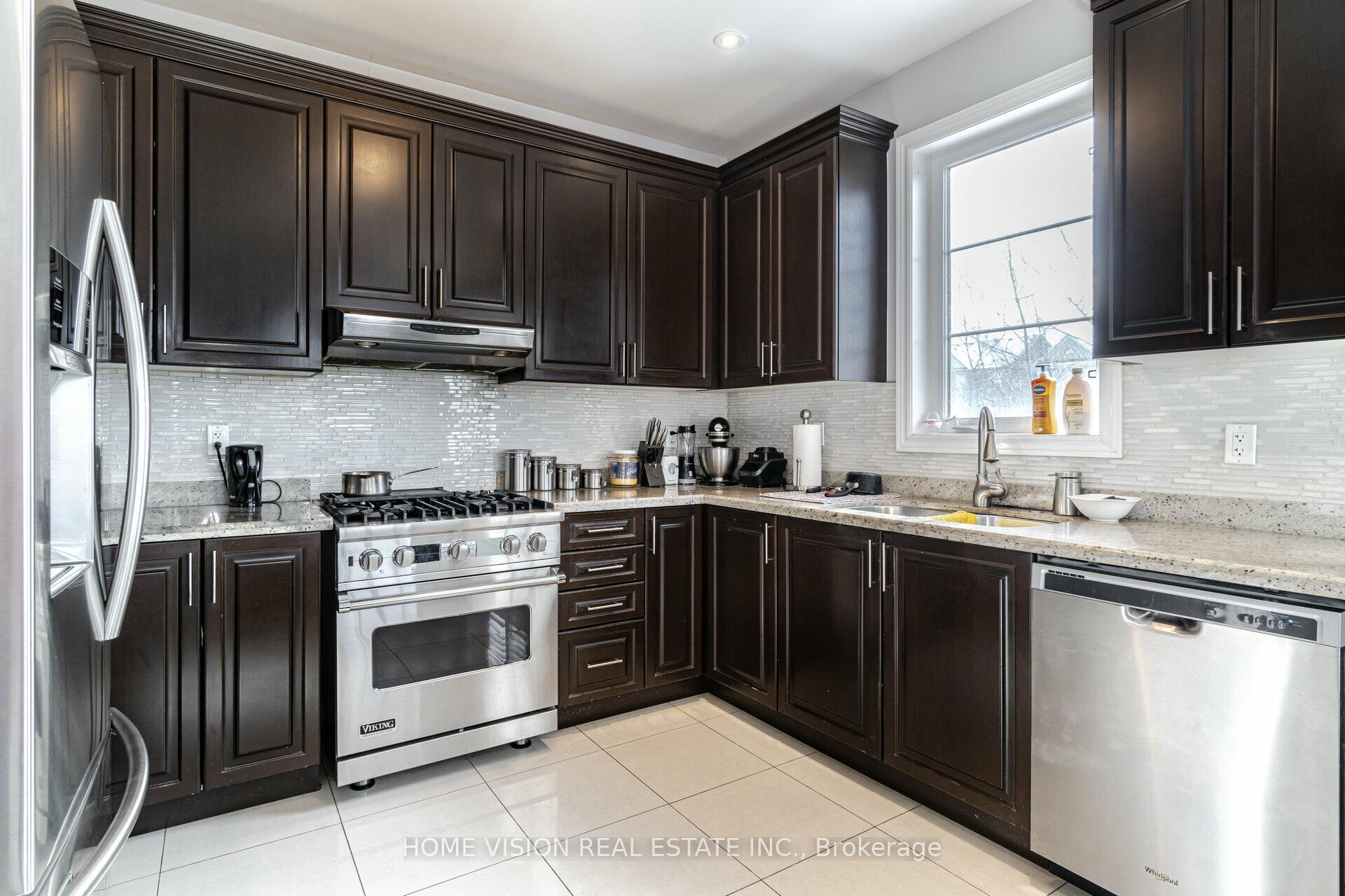 Photo 9 of Unit Main, 36 Intrigue Trail, Brampton, Credit Valley — HOMEH