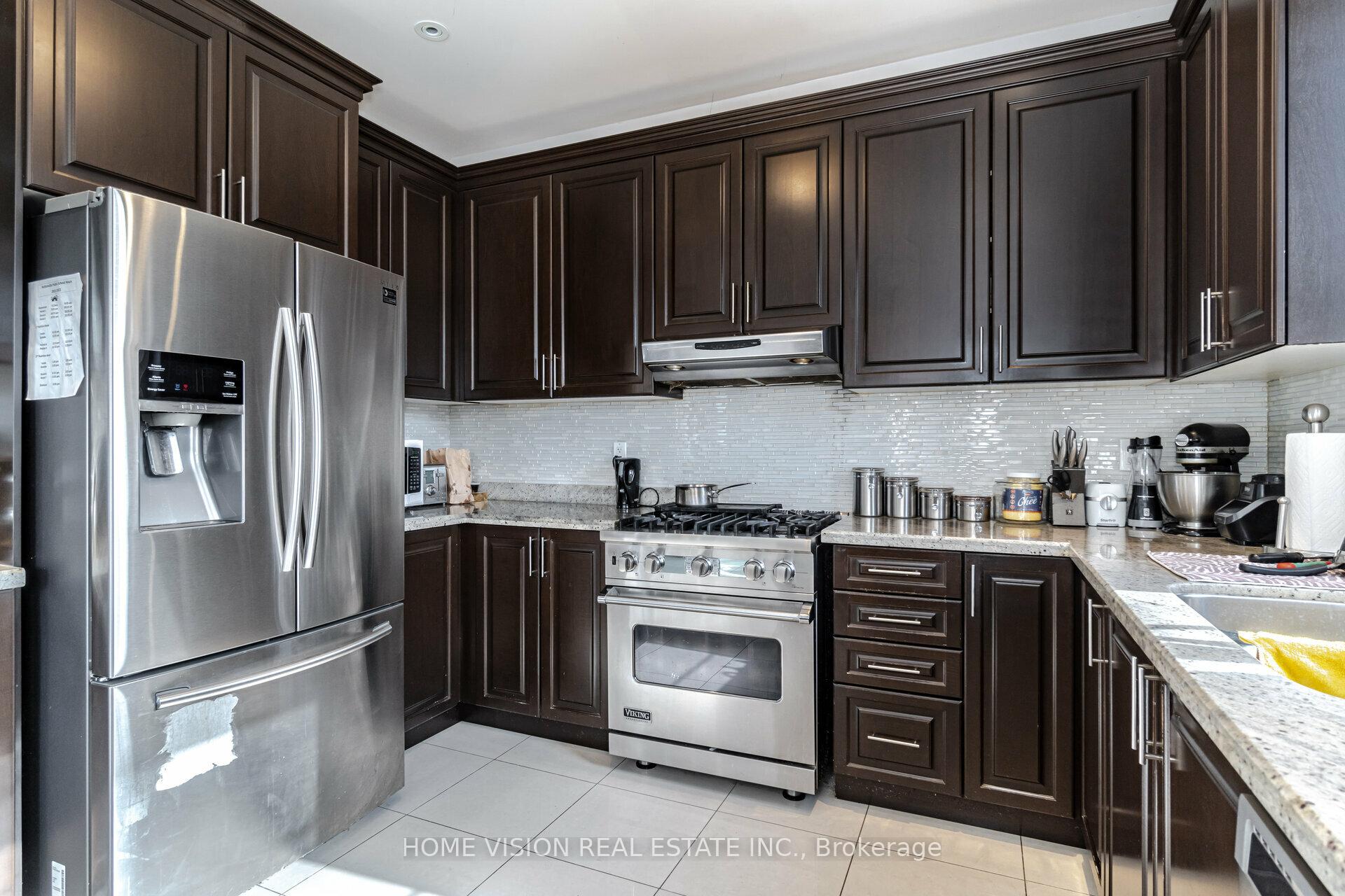 Photo 10 of Unit Main, 36 Intrigue Trail, Brampton, Credit Valley — HOMEH