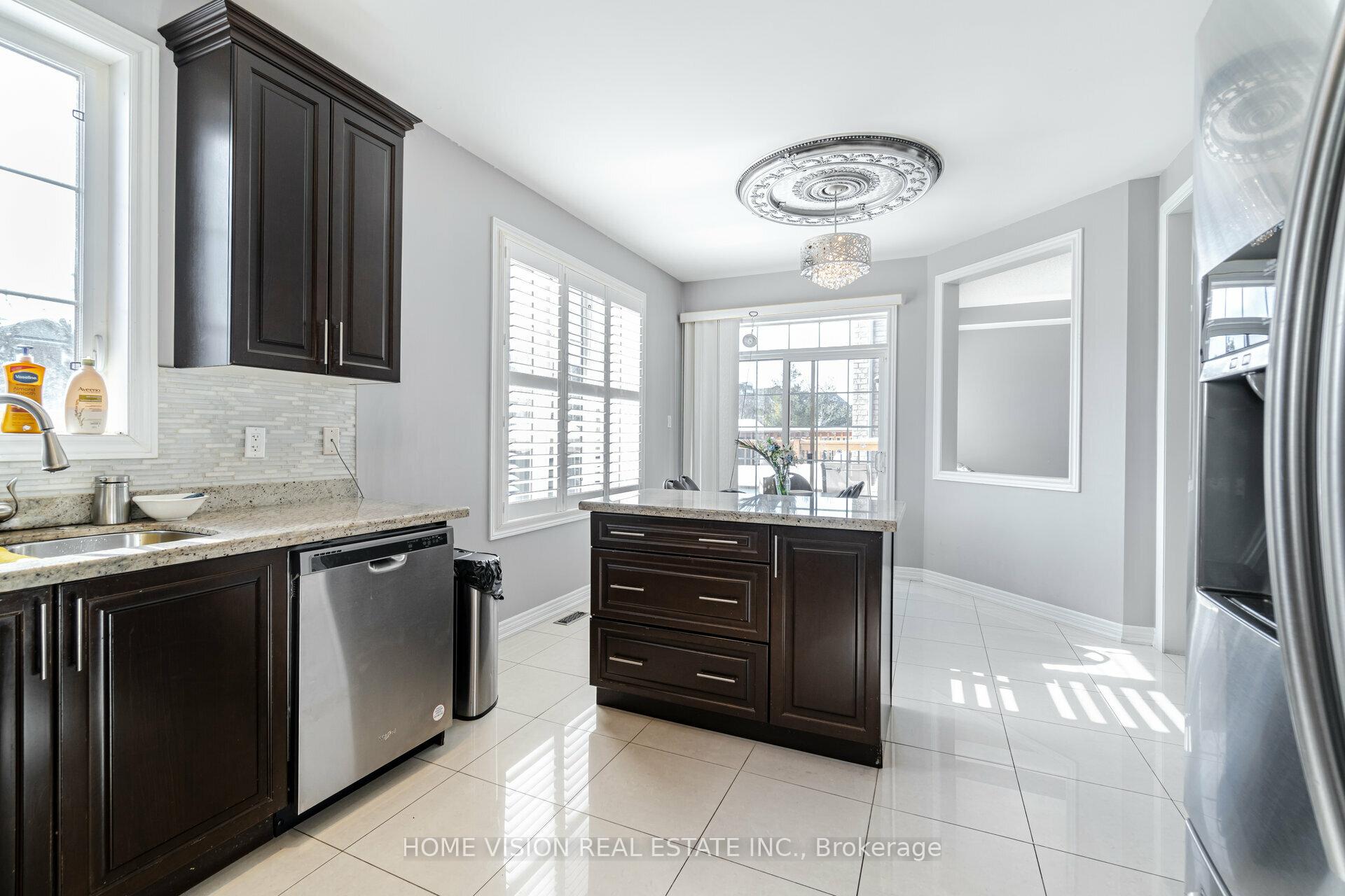 Photo 11 of Unit Main, 36 Intrigue Trail, Brampton, Credit Valley — HOMEH