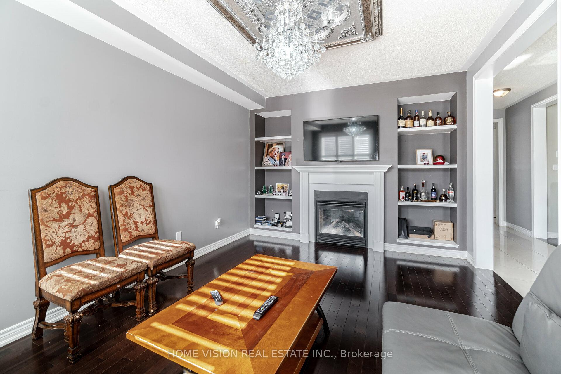Photo 15 of Unit Main, 36 Intrigue Trail, Brampton, Credit Valley — HOMEH