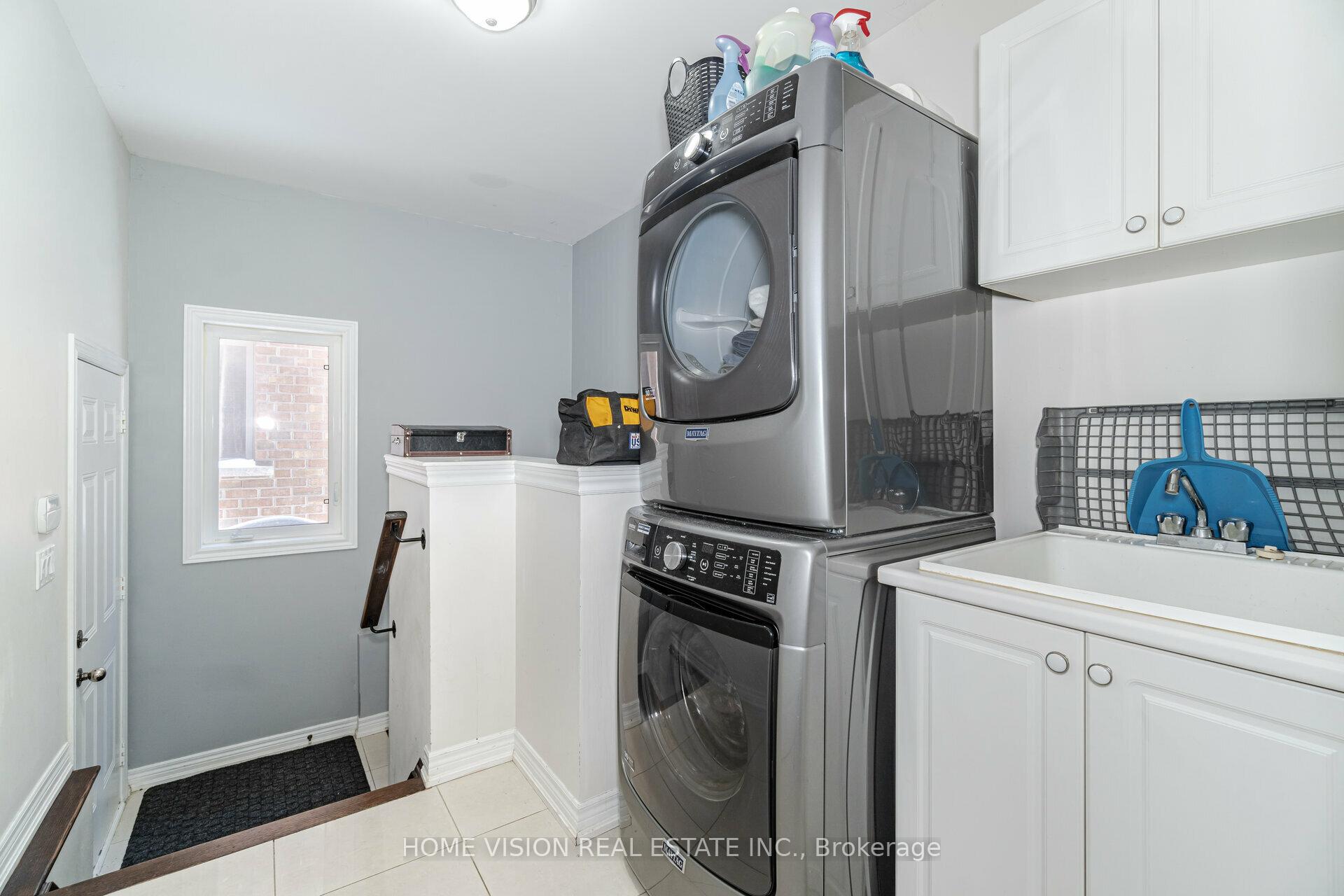 Photo 17 of Unit Main, 36 Intrigue Trail, Brampton, Credit Valley — HOMEH