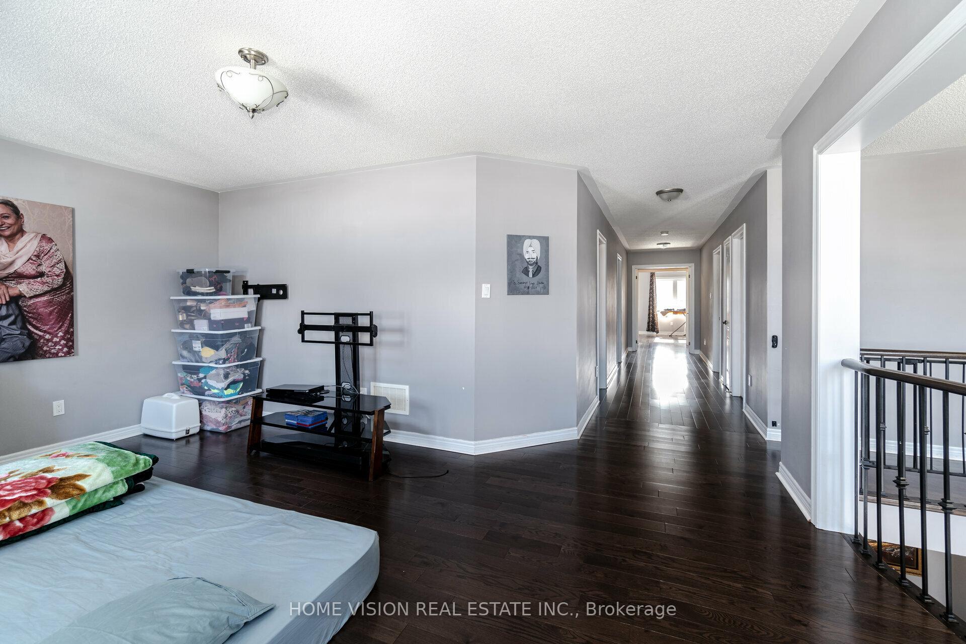 Photo 21 of Unit Main, 36 Intrigue Trail, Brampton, Credit Valley — HOMEH