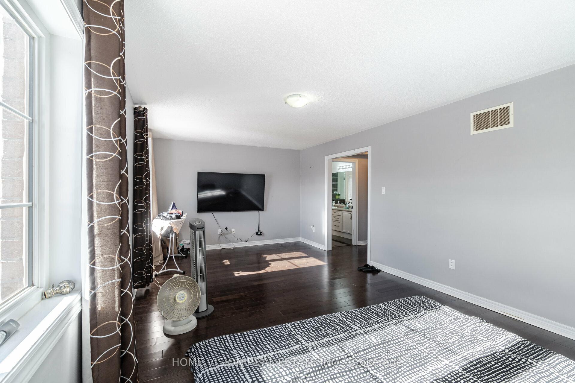 Photo 24 of Unit Main, 36 Intrigue Trail, Brampton, Credit Valley — HOMEH