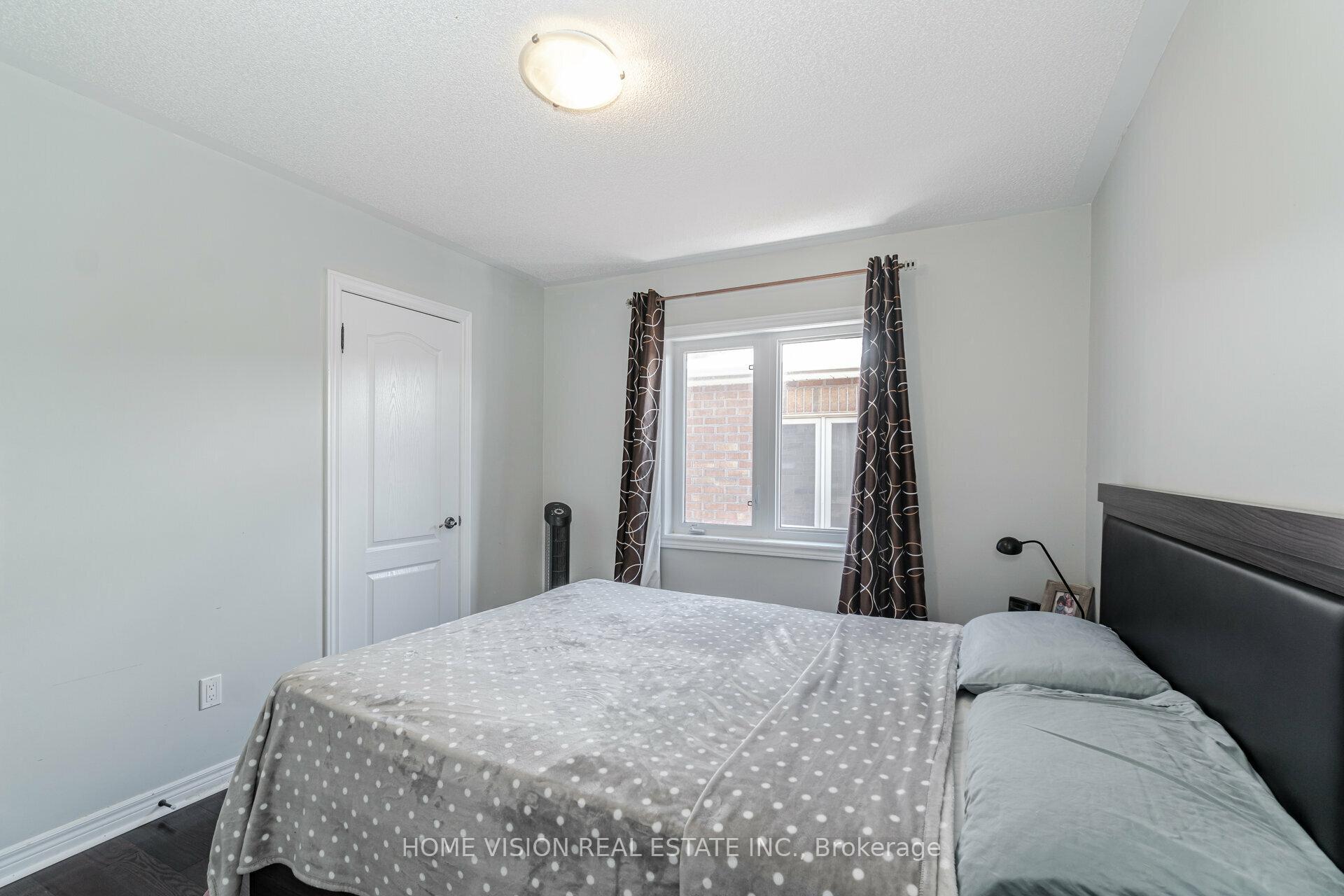 Photo 29 of Unit Main, 36 Intrigue Trail, Brampton, Credit Valley — HOMEH