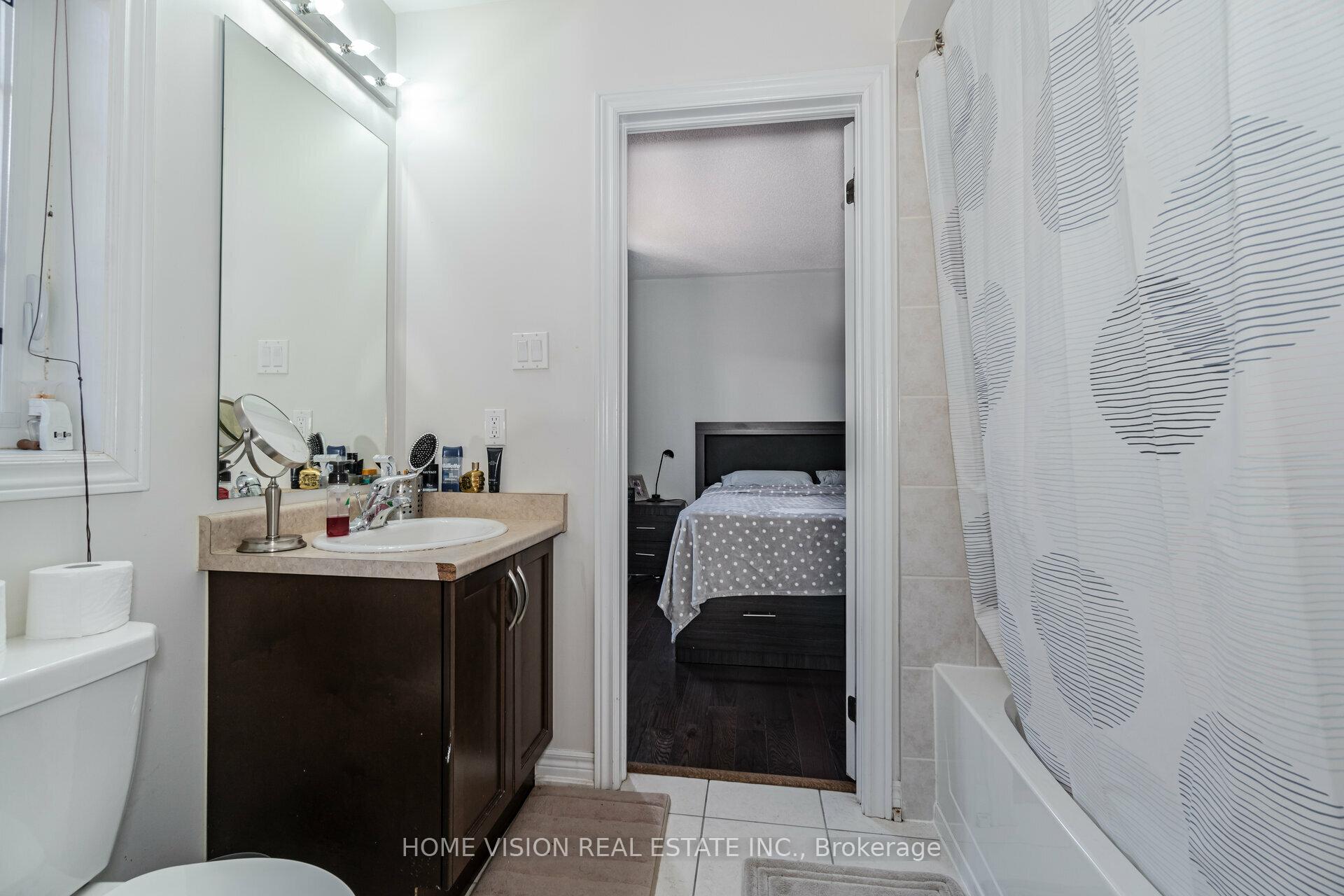 Photo 31 of Unit Main, 36 Intrigue Trail, Brampton, Credit Valley — HOMEH