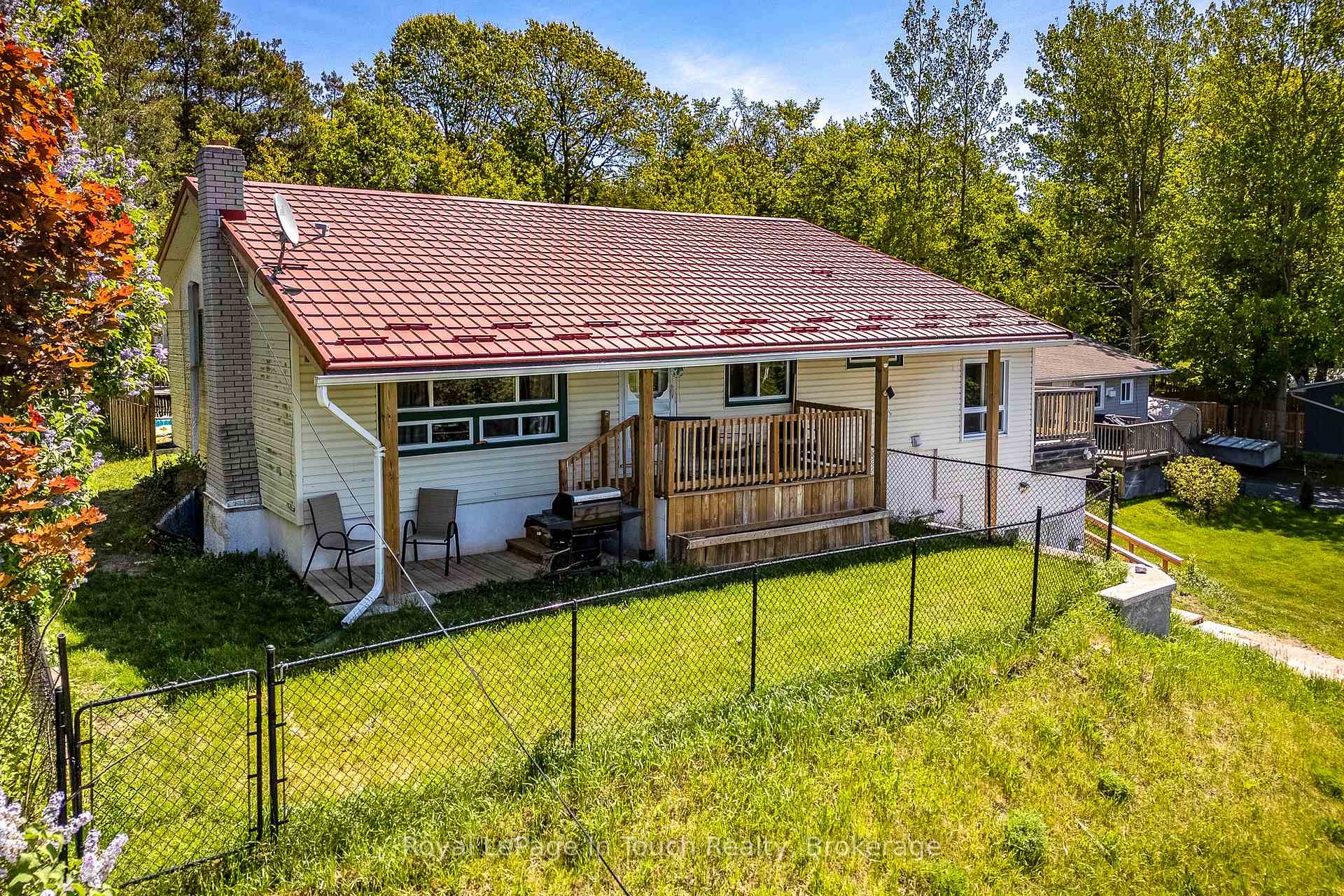 Photo 2 of 477 Murray Road, Penetanguishene — HOMEH