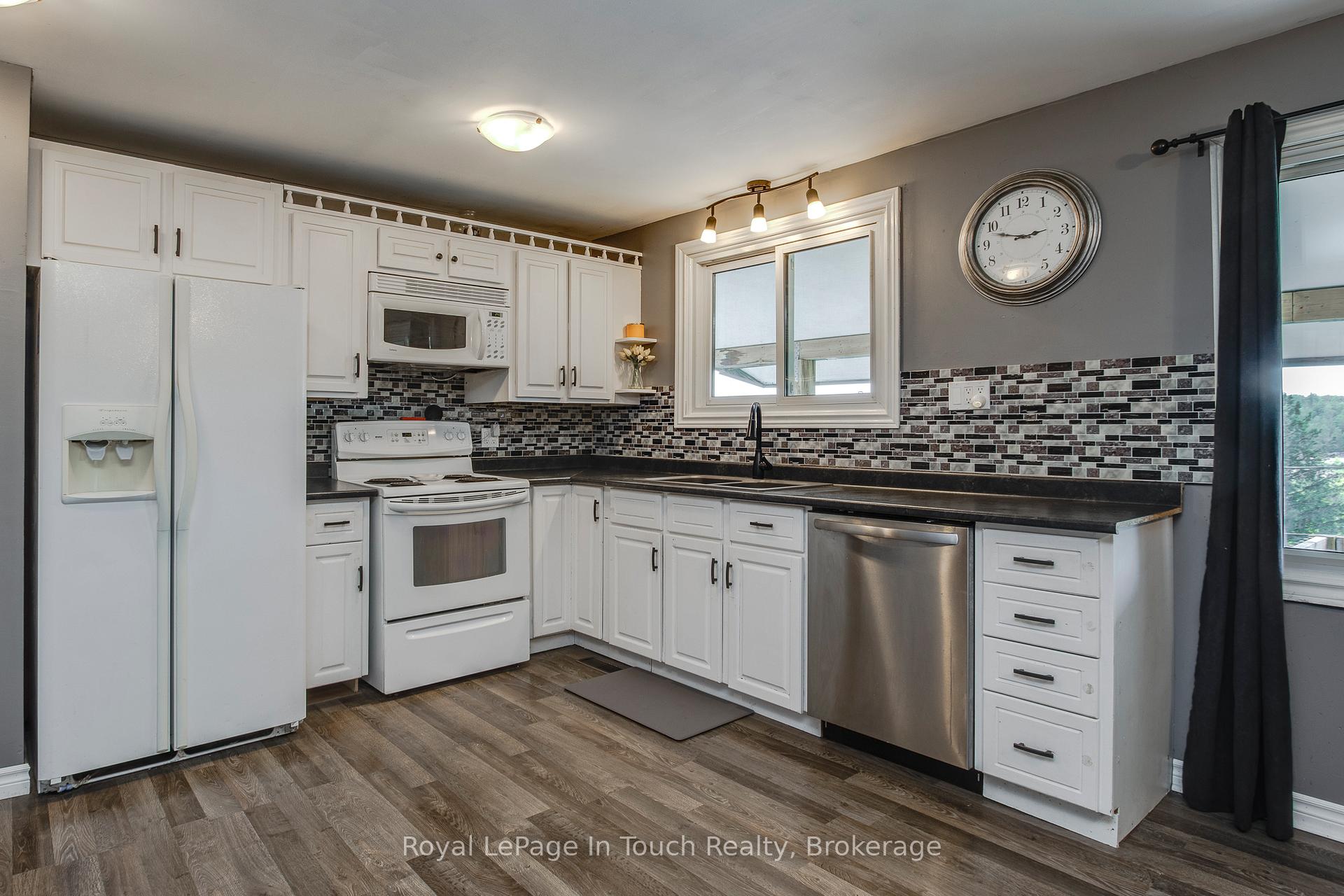 Photo 4 of 477 Murray Road, Penetanguishene — HOMEH
