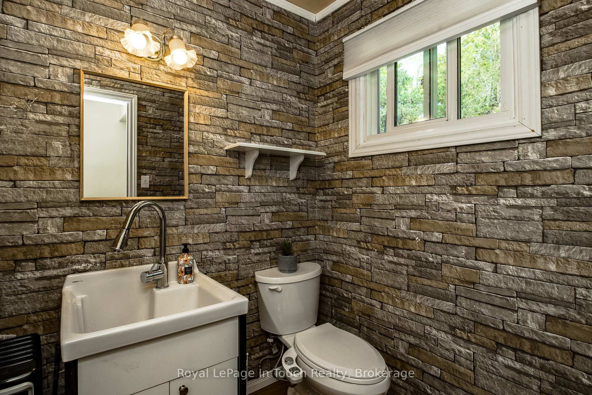 Photo 11 of 477 Murray Road, Penetanguishene — HOMEH
