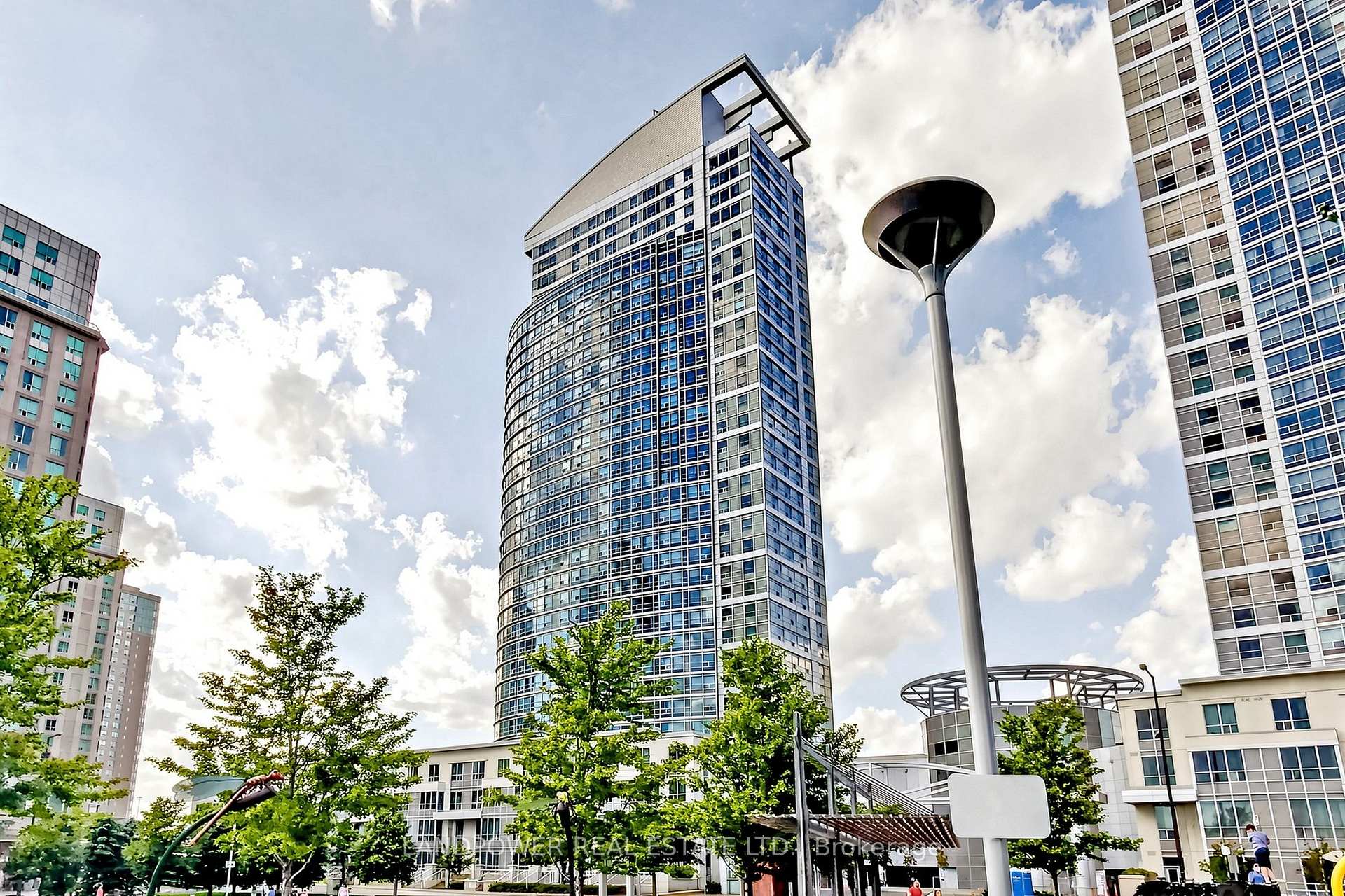 Front of Unit 1801, 36 Lee Centre Drive