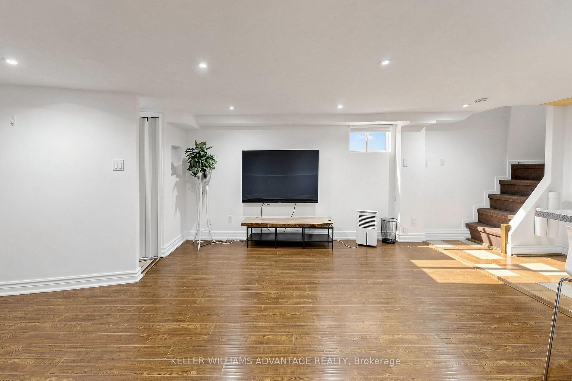 Photo 8 of Unit Basement, 4 Edgewood Avenue, Toronto, Woodbine Corridor — HOMEH