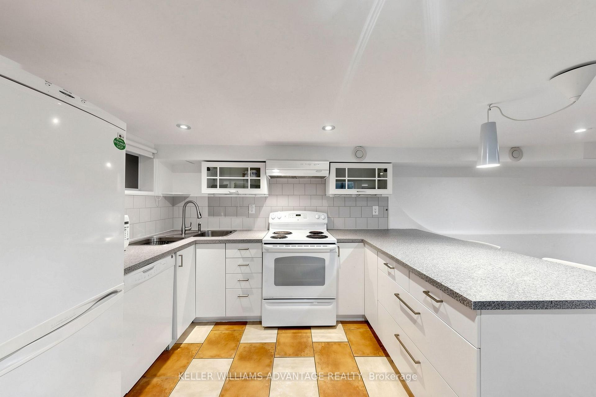 Photo 14 of Unit Basement, 4 Edgewood Avenue, Toronto, Woodbine Corridor — HOMEH