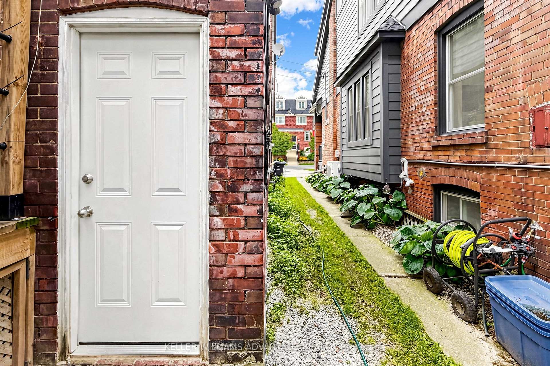 Photo 23 of Unit Basement, 4 Edgewood Avenue, Toronto, Woodbine Corridor — HOMEH