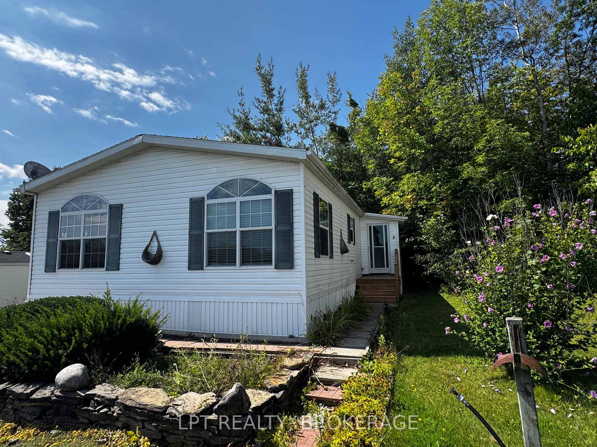 Photo of Unit 5, 152 Concession Road 11 W