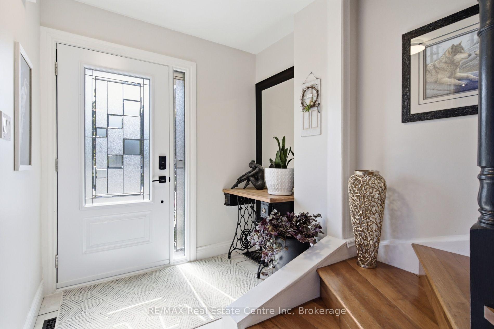 Photo 7 of 451 Black Street, Centre Wellington, Fergus — HOMEH