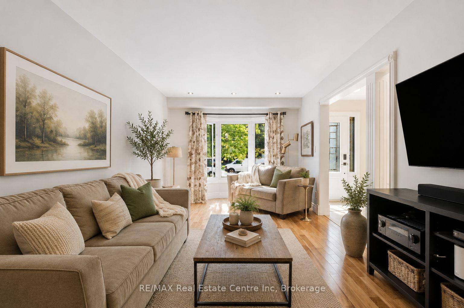 Photo 9 of 451 Black Street, Centre Wellington, Fergus — HOMEH