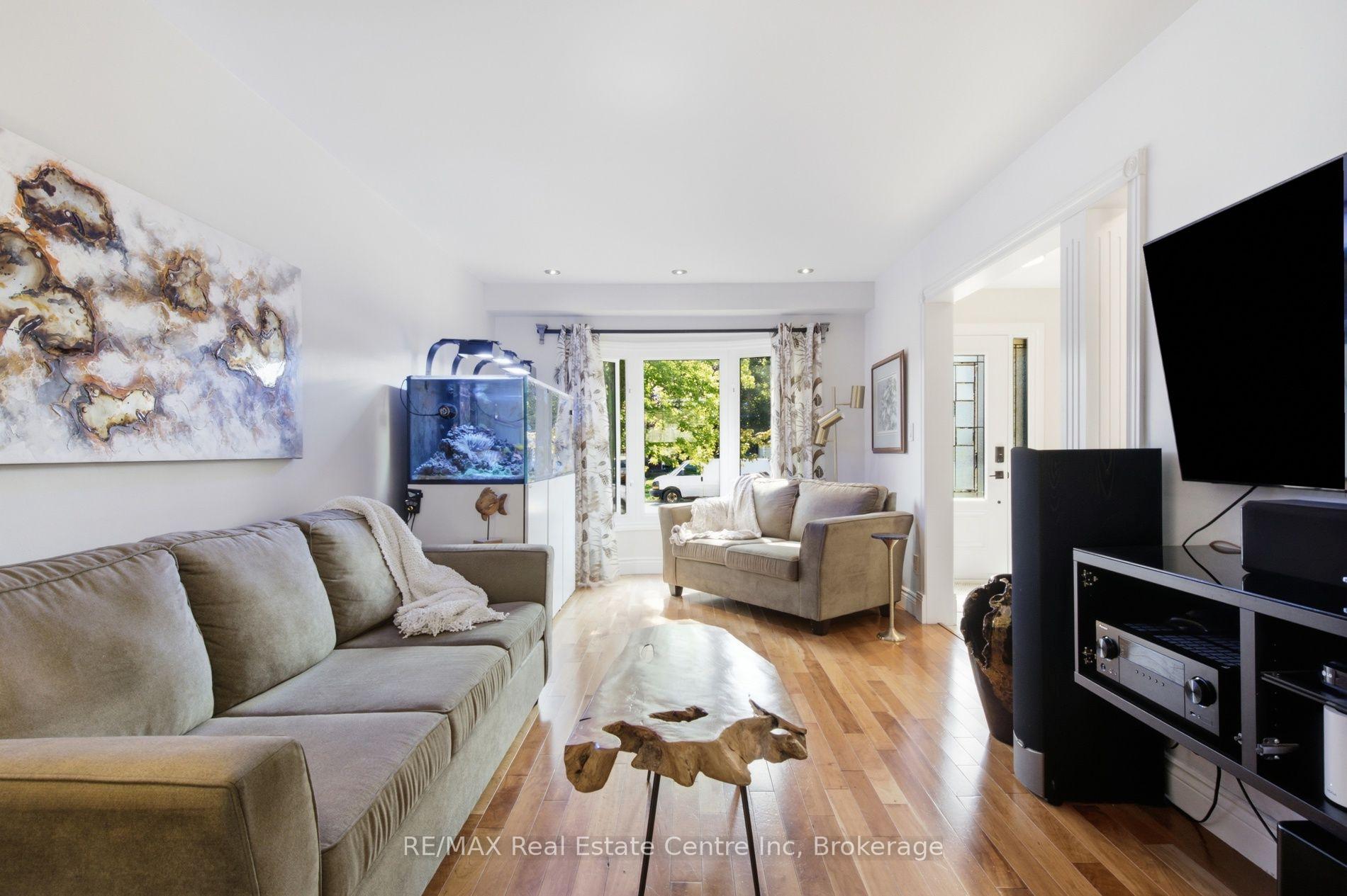 Photo 11 of 451 Black Street, Centre Wellington, Fergus — HOMEH