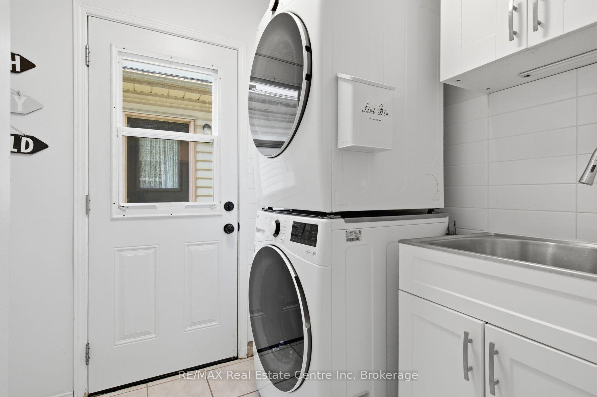 Photo 20 of 451 Black Street, Centre Wellington, Fergus — HOMEH