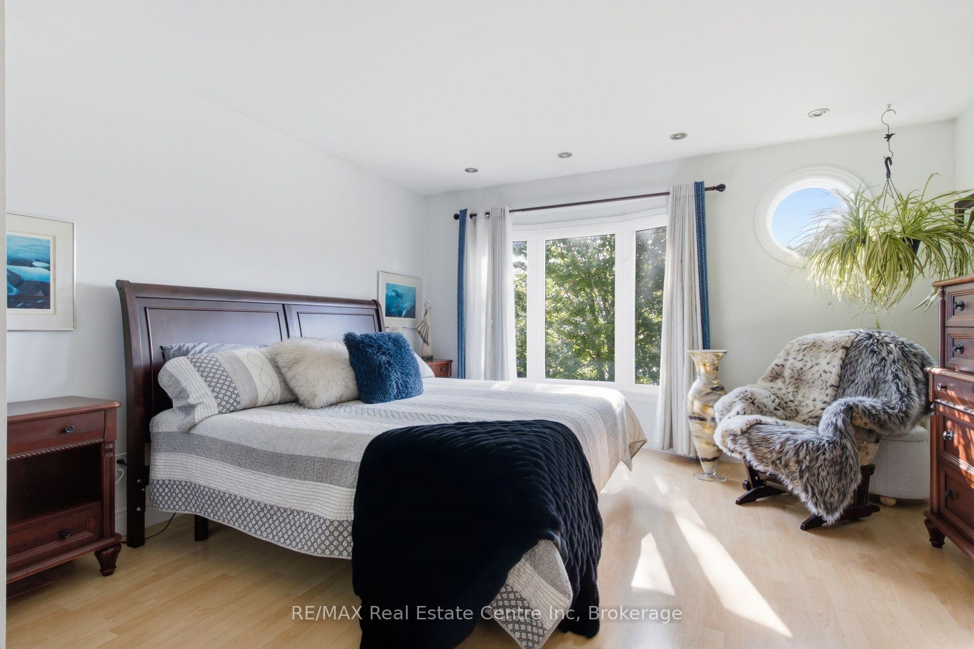 Photo 21 of 451 Black Street, Centre Wellington, Fergus — HOMEH