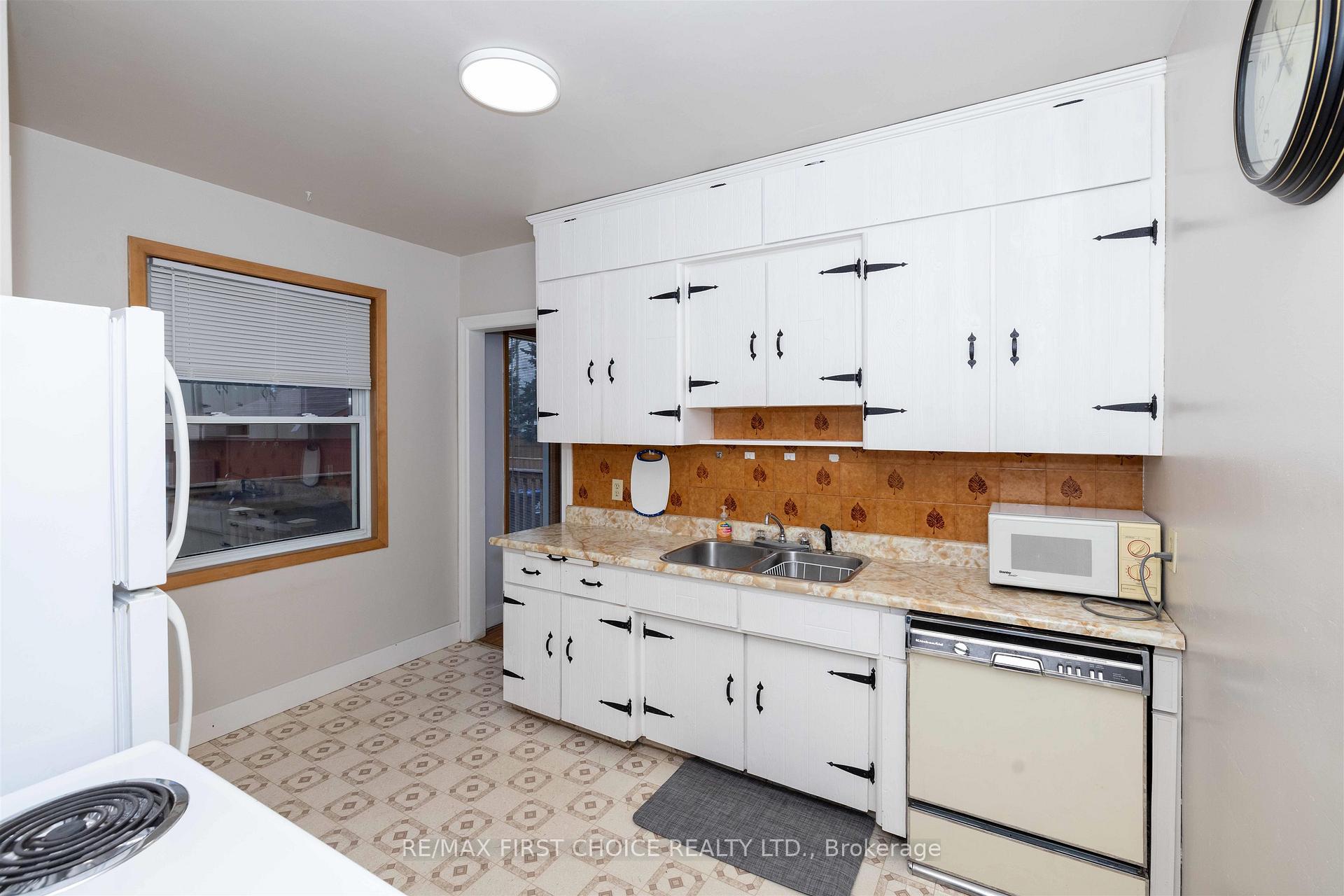 Photo 7 of 370 Mary Street E, Thunder Bay, Westfort — HOMEH