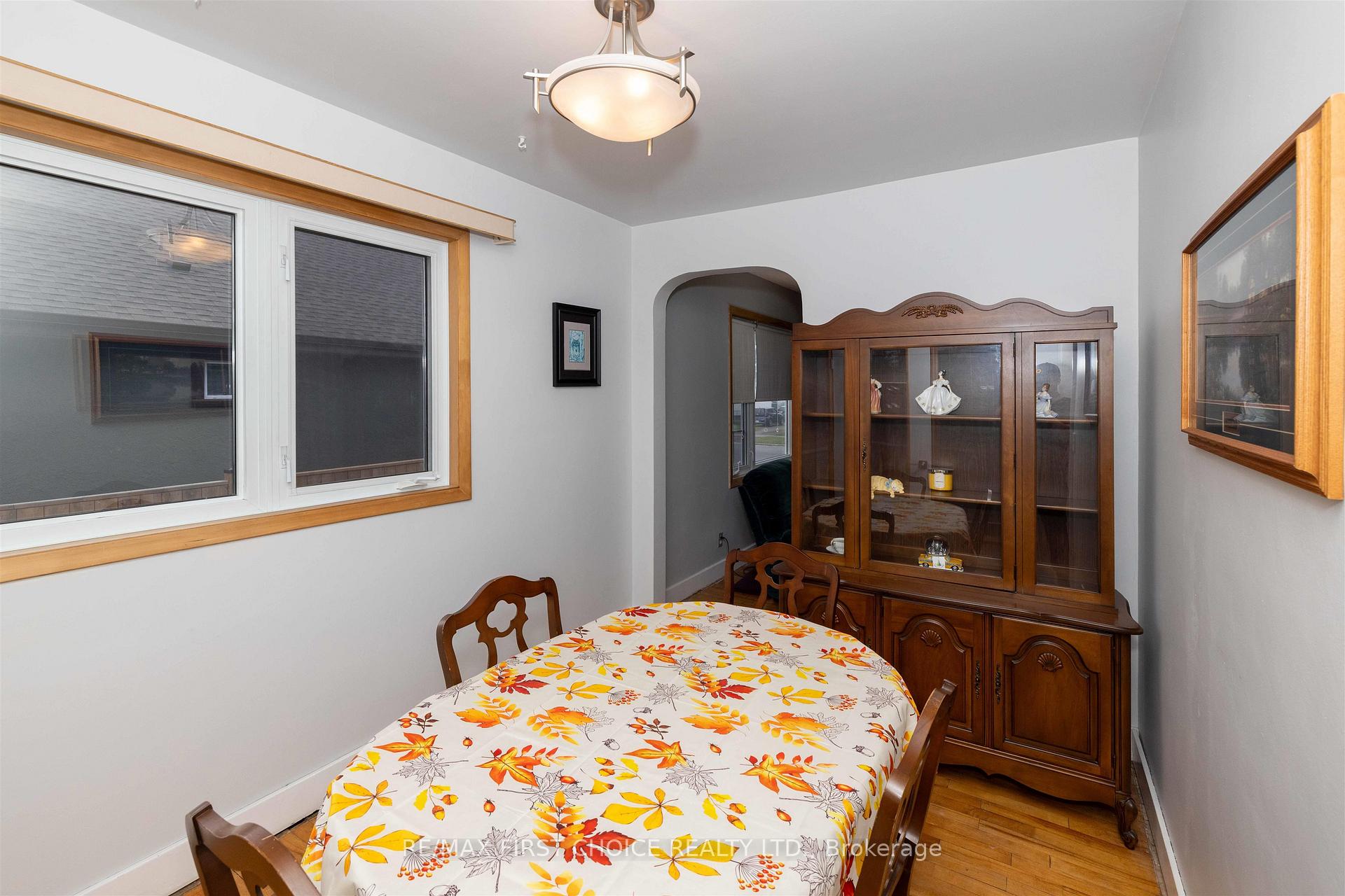 Photo 10 of 370 Mary Street E, Thunder Bay, Westfort — HOMEH