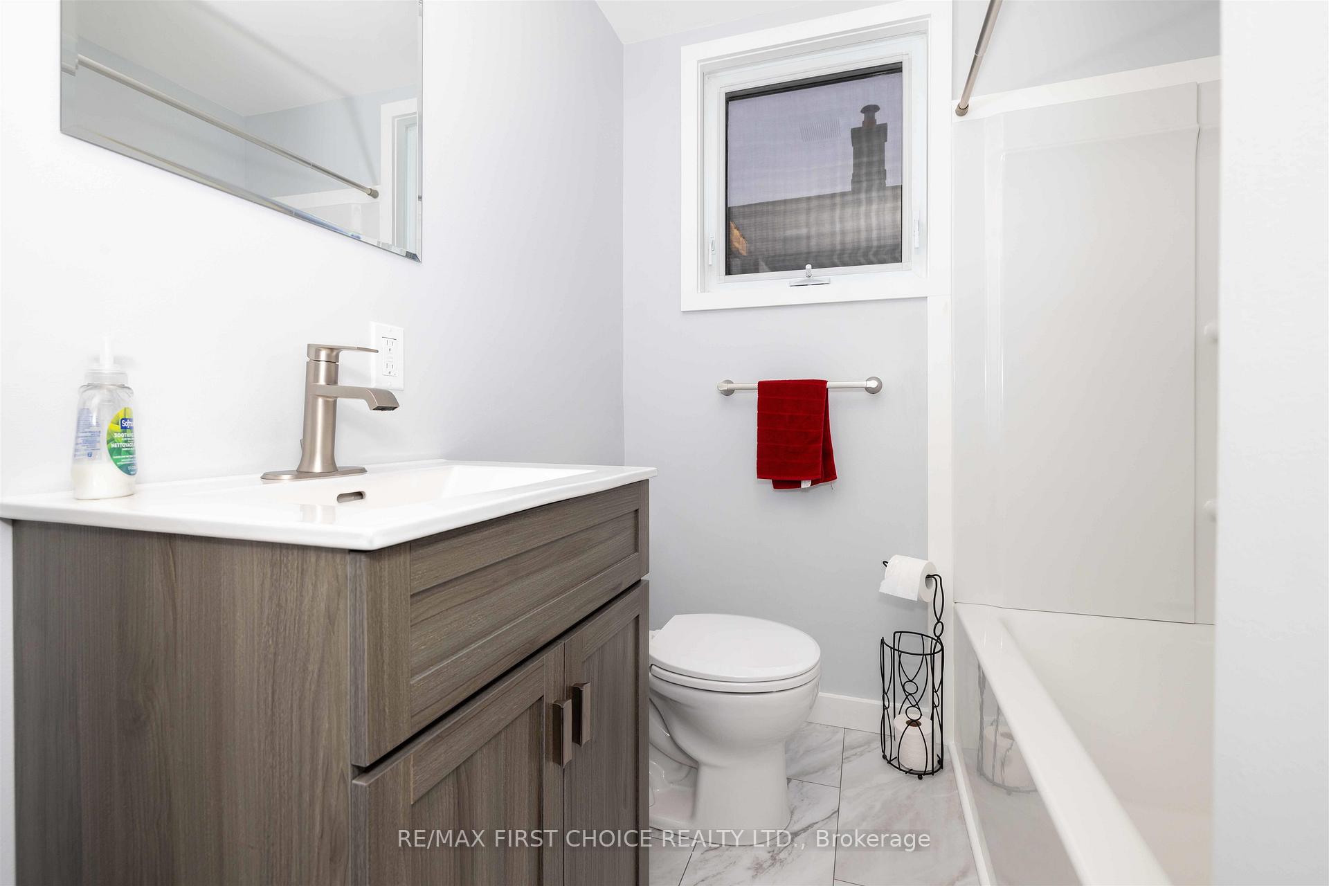 Photo 14 of 370 Mary Street E, Thunder Bay, Westfort — HOMEH
