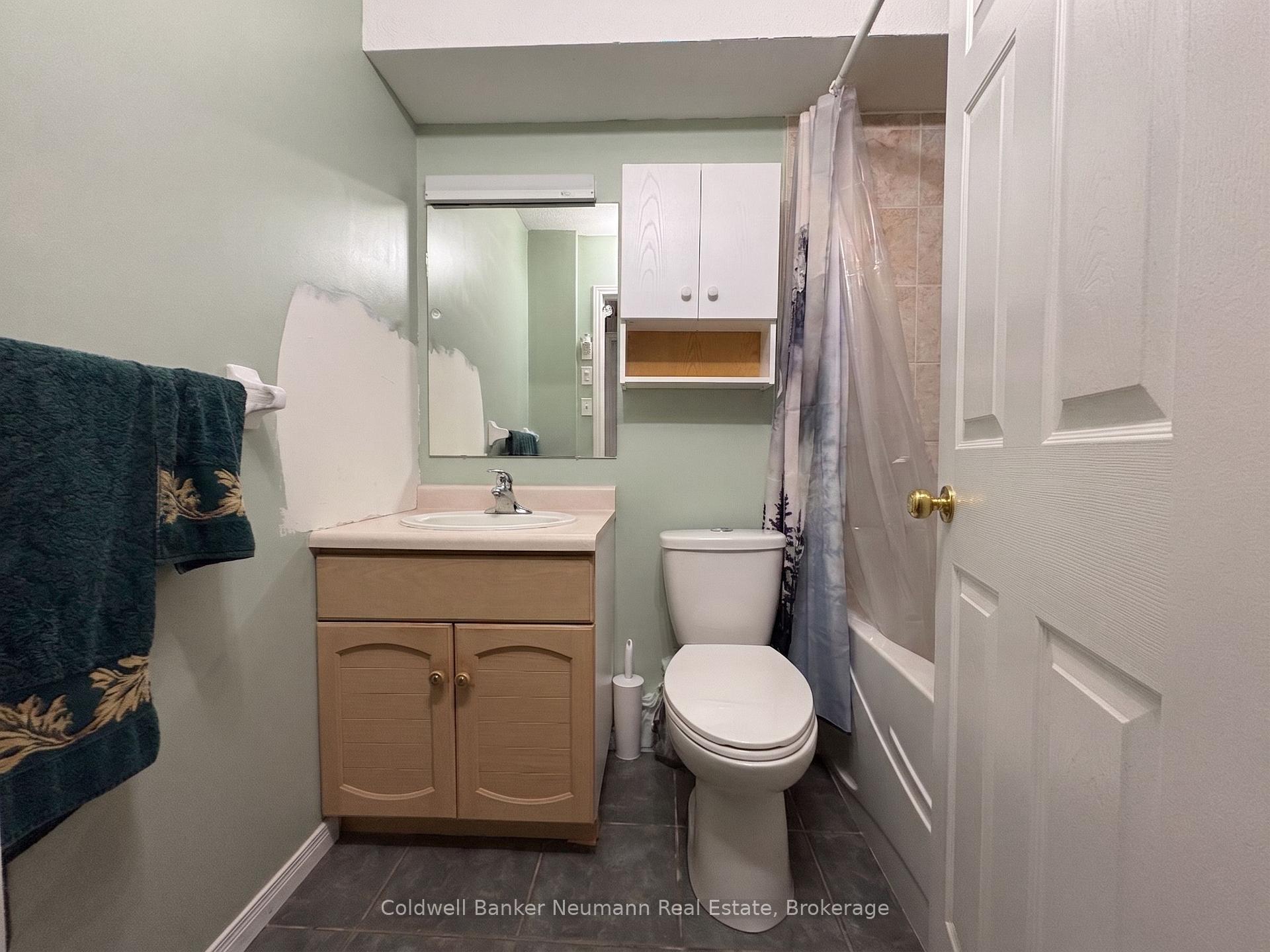 Photo 5 of Unit LOWER, 42 Hill Trail, Guelph, Grange Road — HOMEH