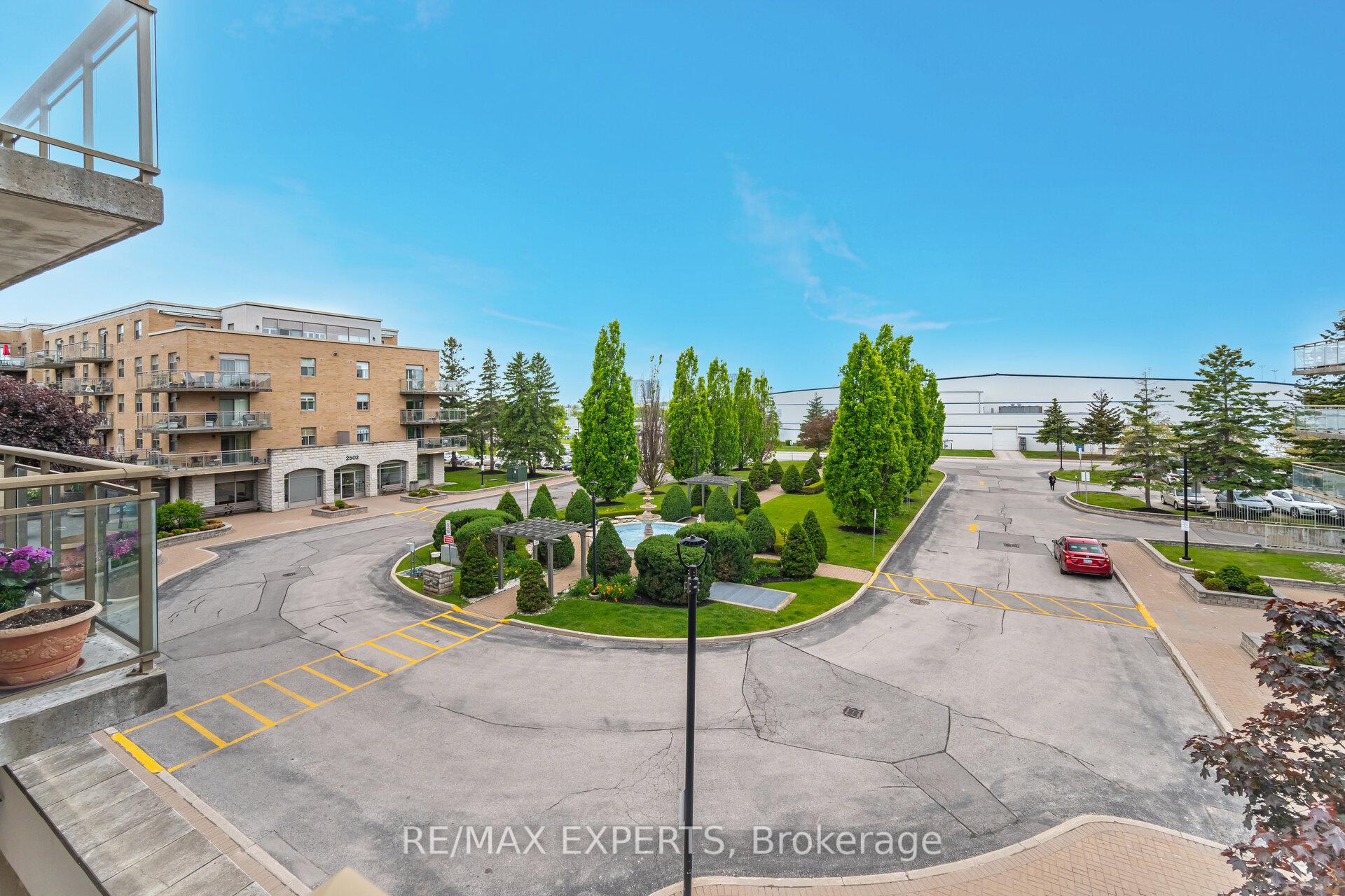 Photo 20 of Unit 304, 2504 Rutherford Road, Vaughan, Maple — HOMEH