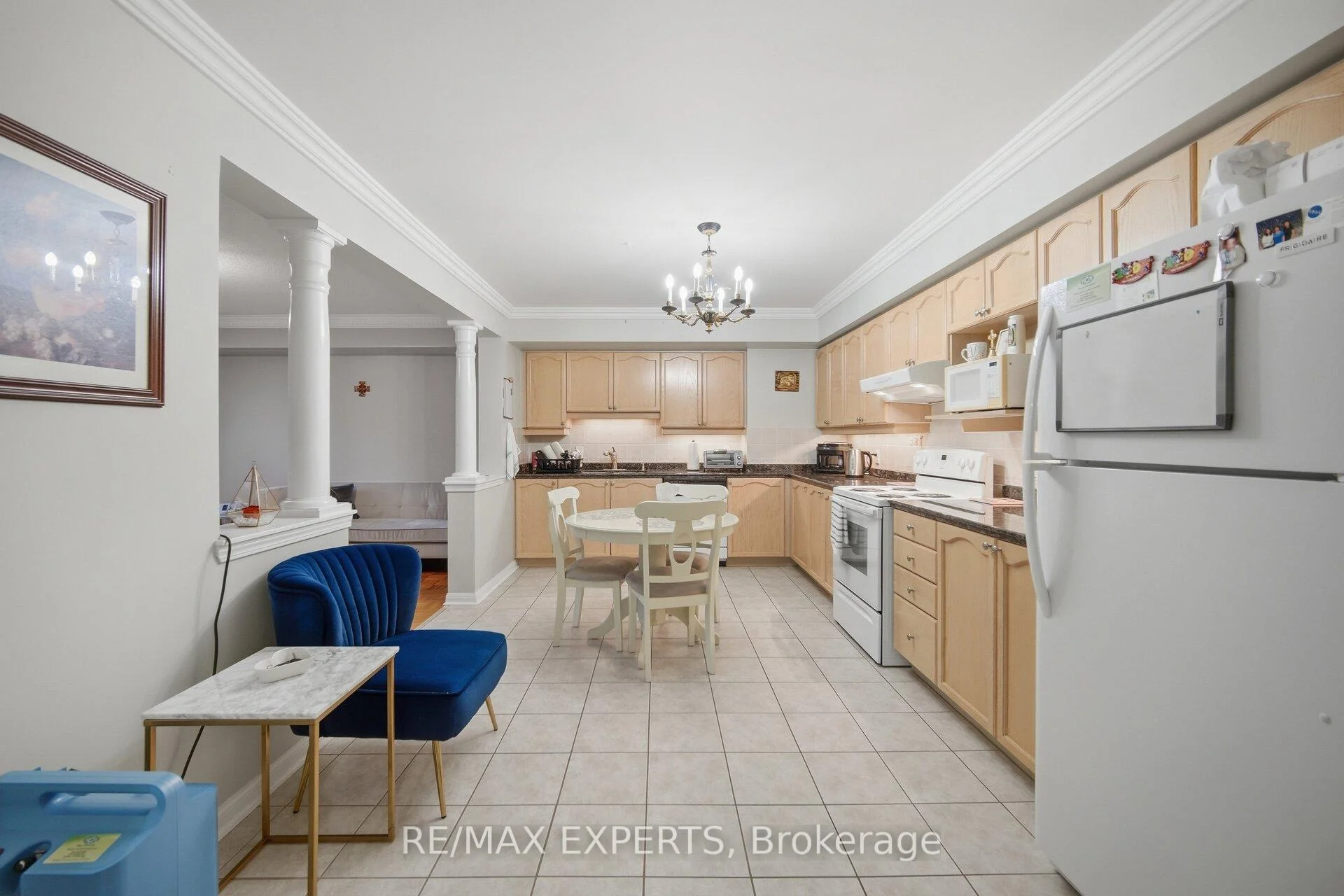 Photo 11 of Unit 304, 2504 Rutherford Road, Vaughan, Maple — HOMEH
