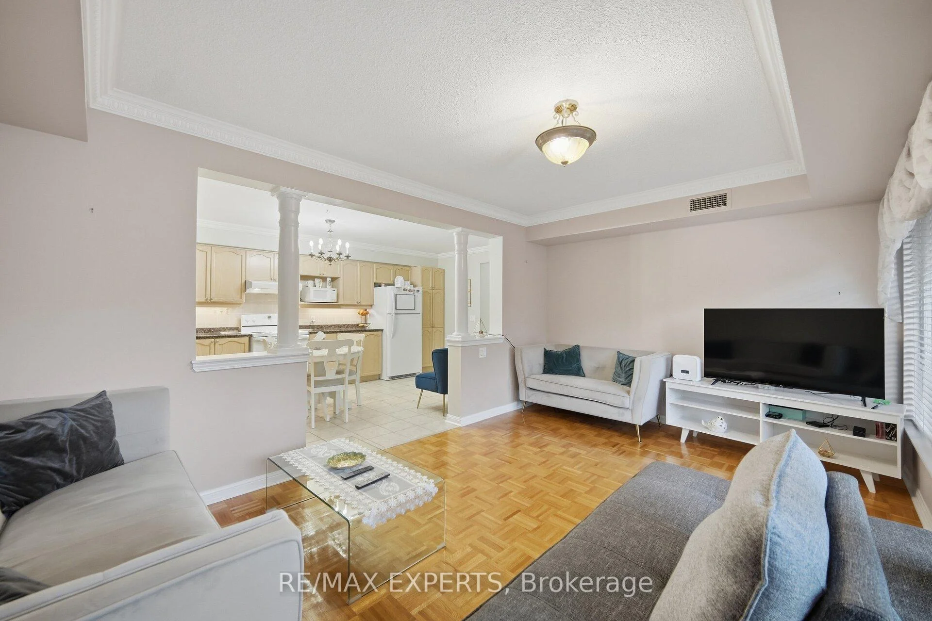 Photo 13 of Unit 304, 2504 Rutherford Road, Vaughan, Maple — HOMEH