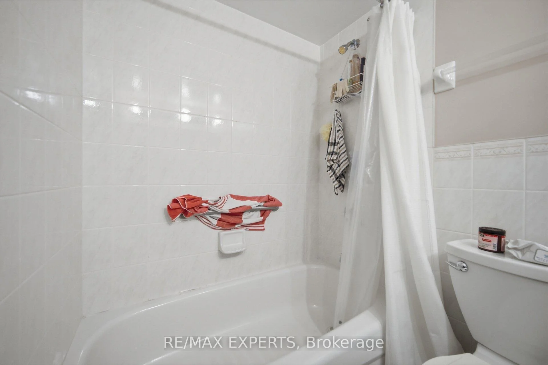 Photo 17 of Unit 304, 2504 Rutherford Road, Vaughan, Maple — HOMEH