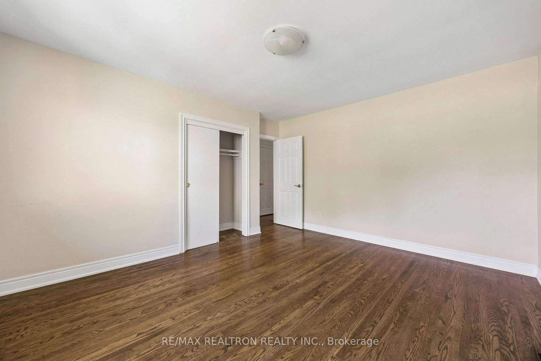 Photo 19 of 41 Hamilton Drive, Newmarket, Huron Heights-Leslie Valley — HOMEH