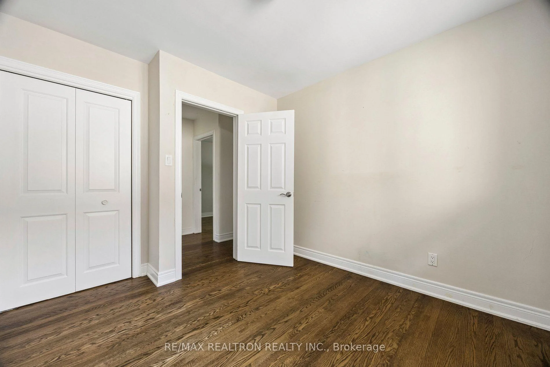 Photo 23 of 41 Hamilton Drive, Newmarket, Huron Heights-Leslie Valley — HOMEH