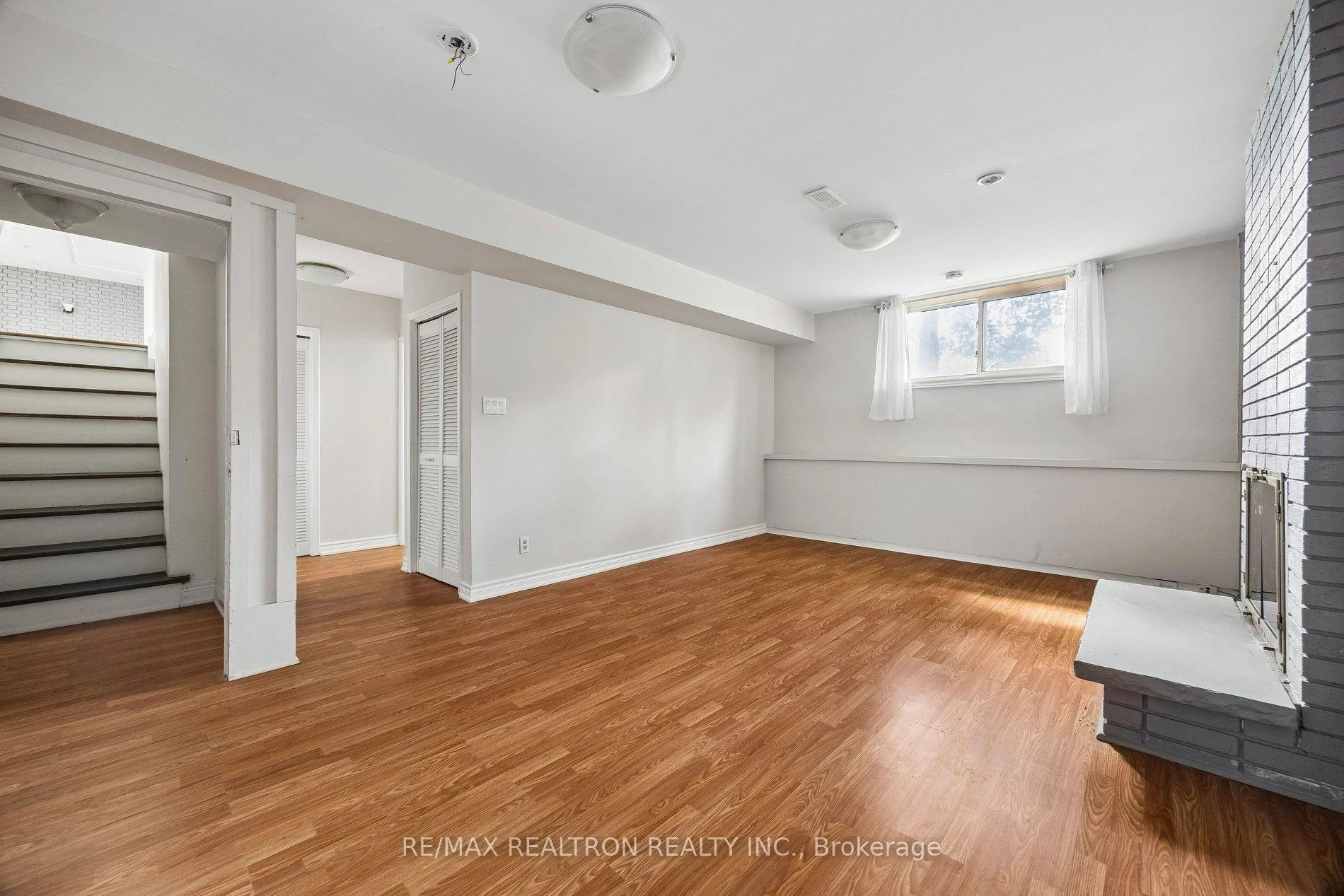 Photo 25 of 41 Hamilton Drive, Newmarket, Huron Heights-Leslie Valley — HOMEH