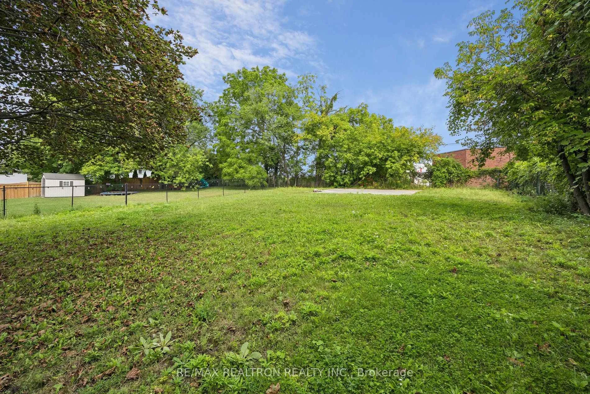 Photo 43 of 41 Hamilton Drive, Newmarket, Huron Heights-Leslie Valley — HOMEH