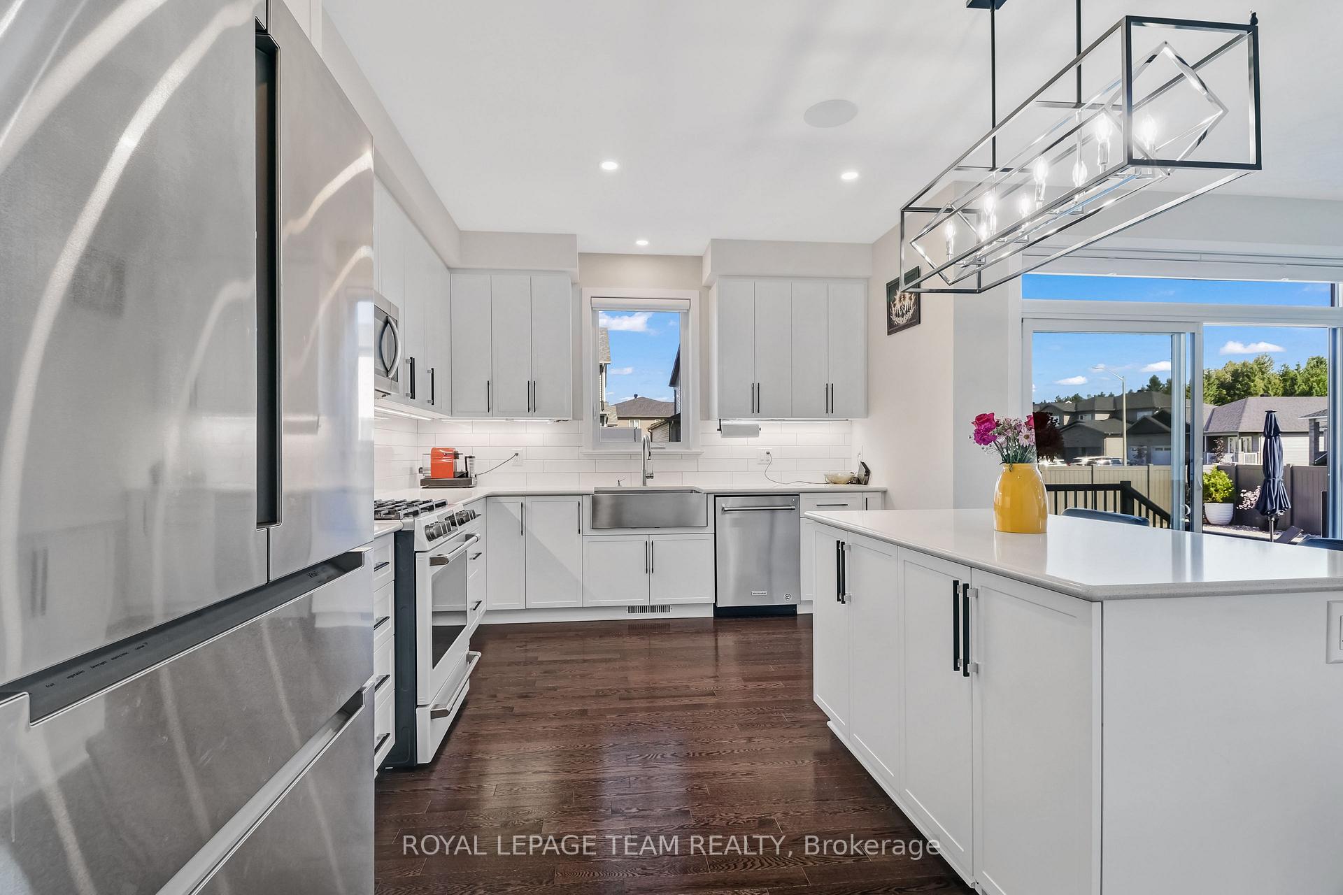 Photo 6 of 494 Central Park Boulevard, Russell, Village of Russell — HOMEH
