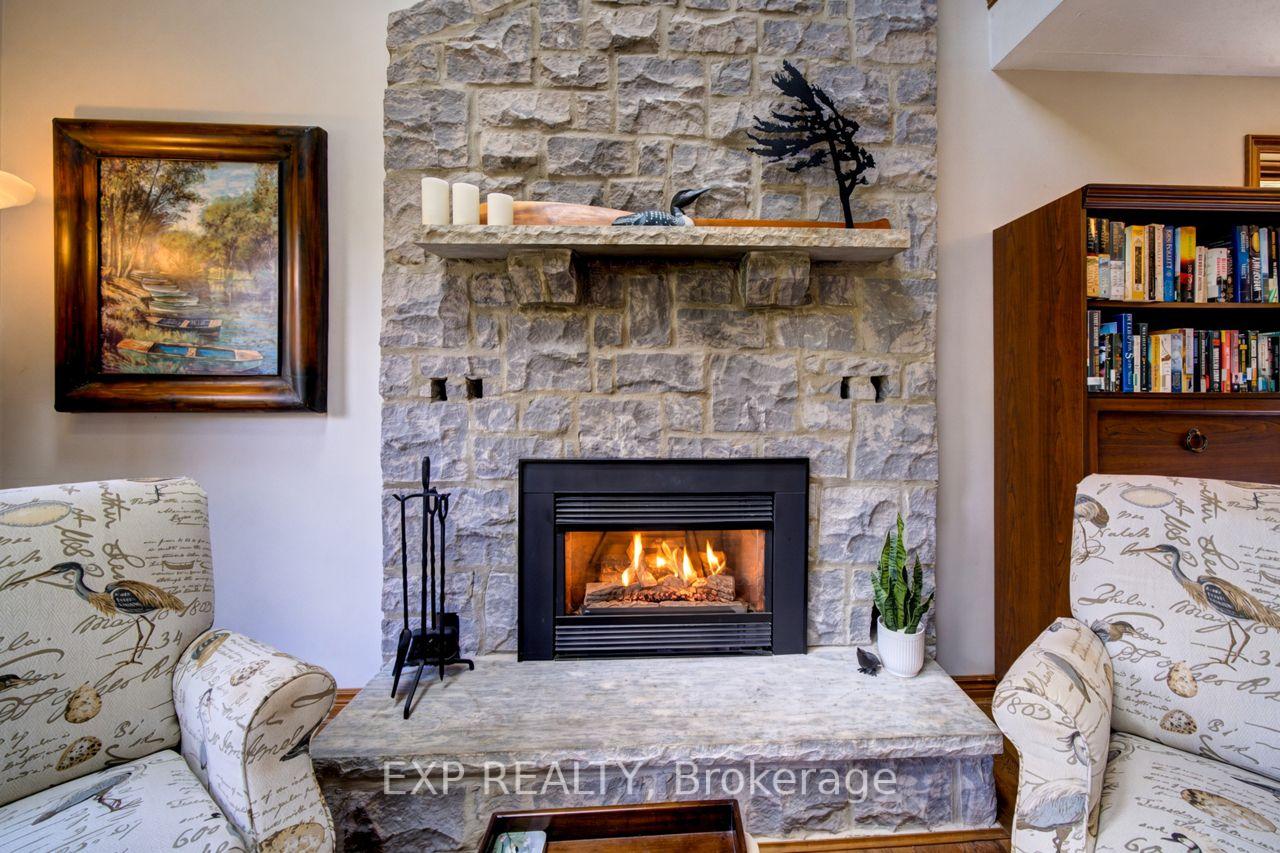 Photo 12 of 49 King Street W, Blue Mountains — HOMEH