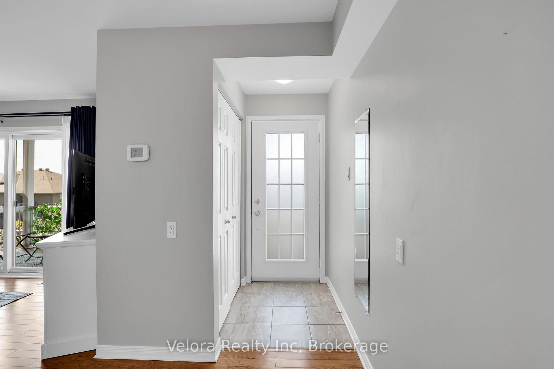 Photo 3 of Unit 209, 3275 Saint Joseph Boulevard, Ottawa, Bilberry Creek/Queenswood Heights — HOMEH