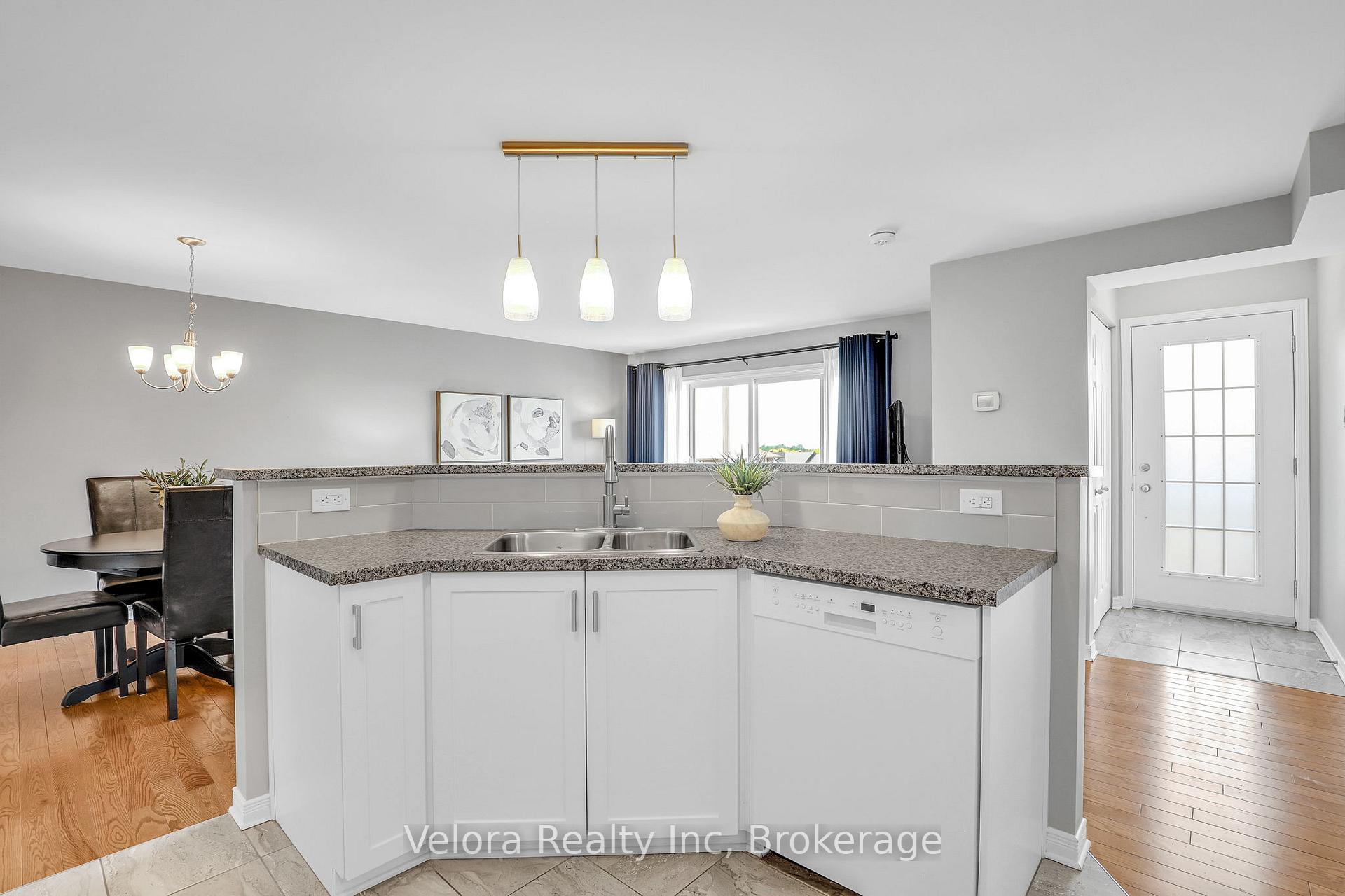 Photo 12 of Unit 209, 3275 Saint Joseph Boulevard, Ottawa, Bilberry Creek/Queenswood Heights — HOMEH